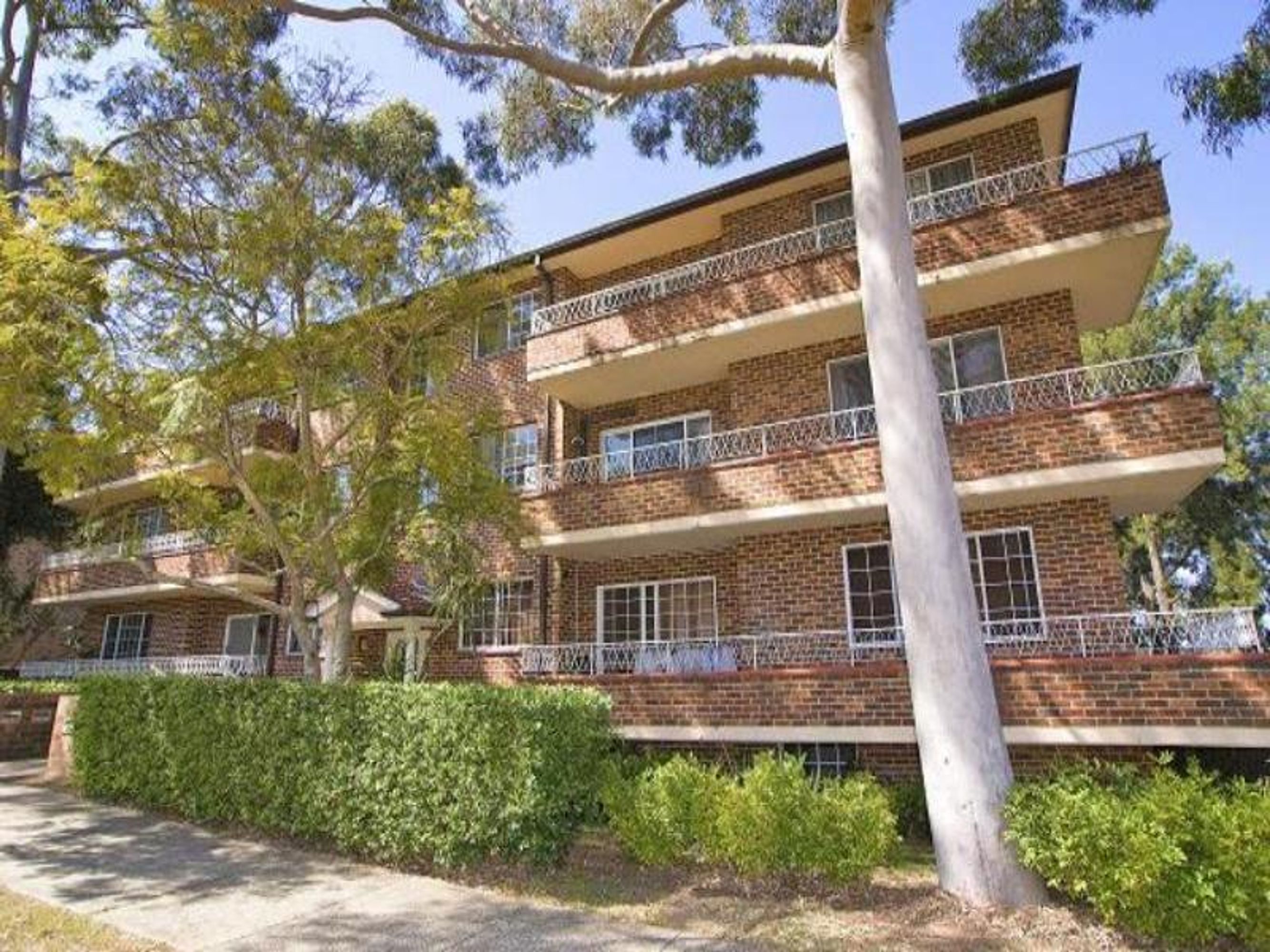 14/26-30 Hampton Court Rd, Carlton, Carlton - Image 1