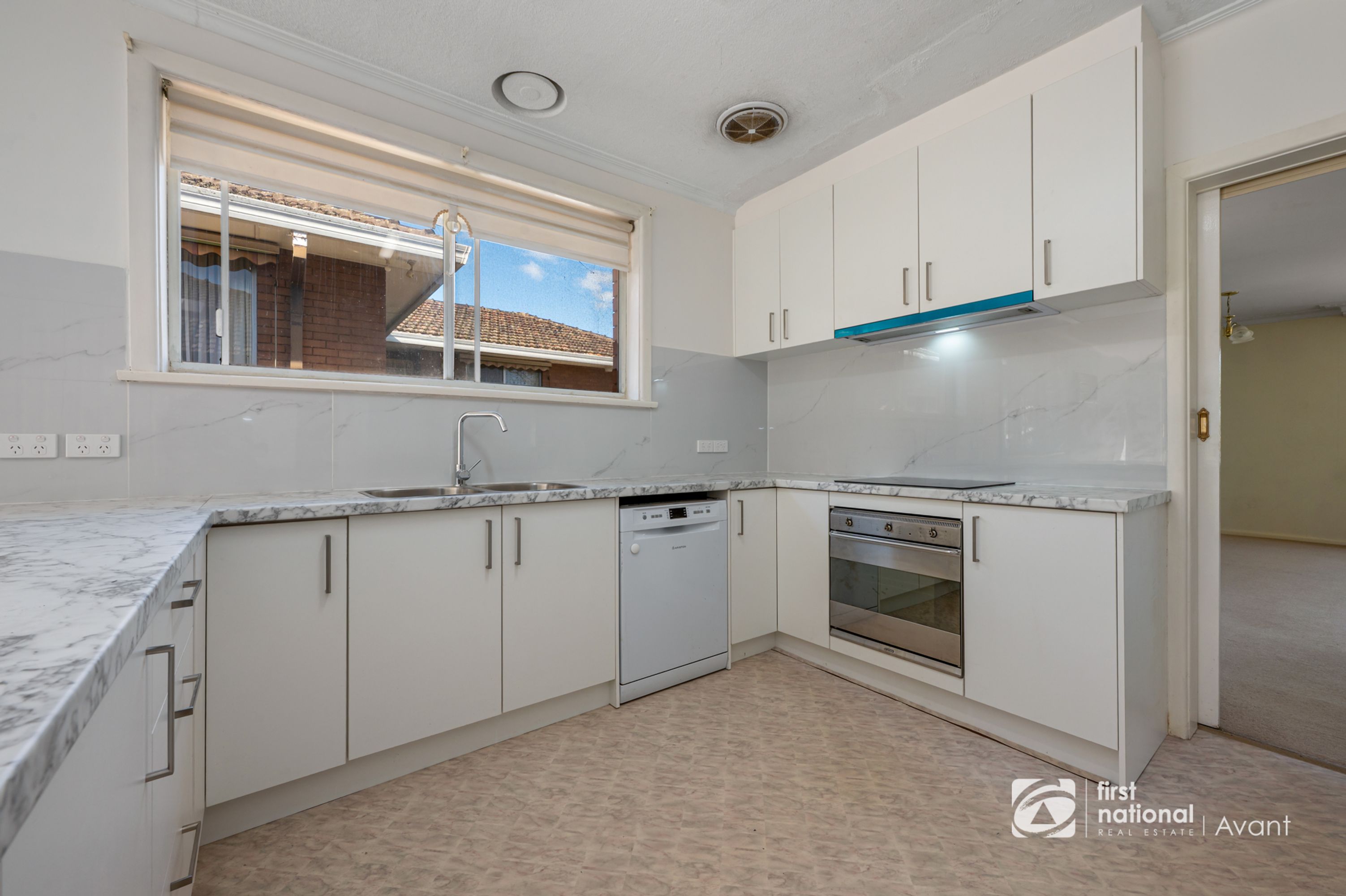 21 Gordon Road, Mount Waverley - Thumbnail 4