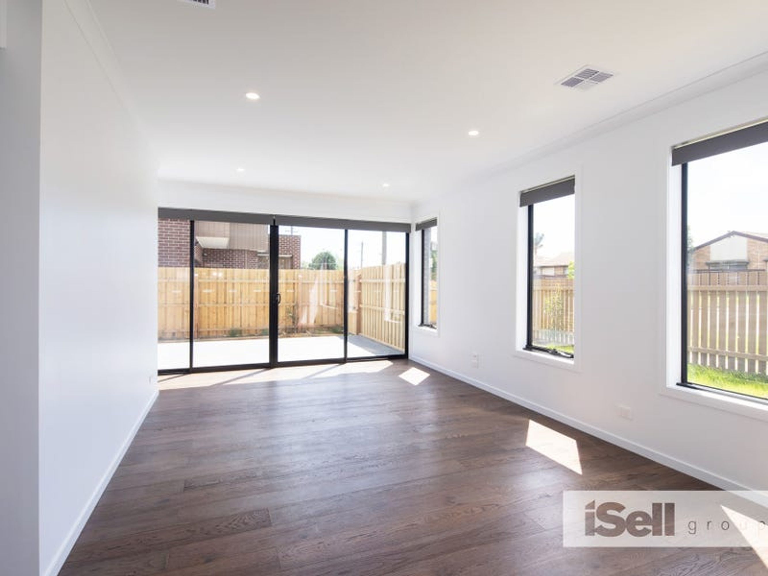 2 Cooper Street, Springvale South - Thumbnail 3