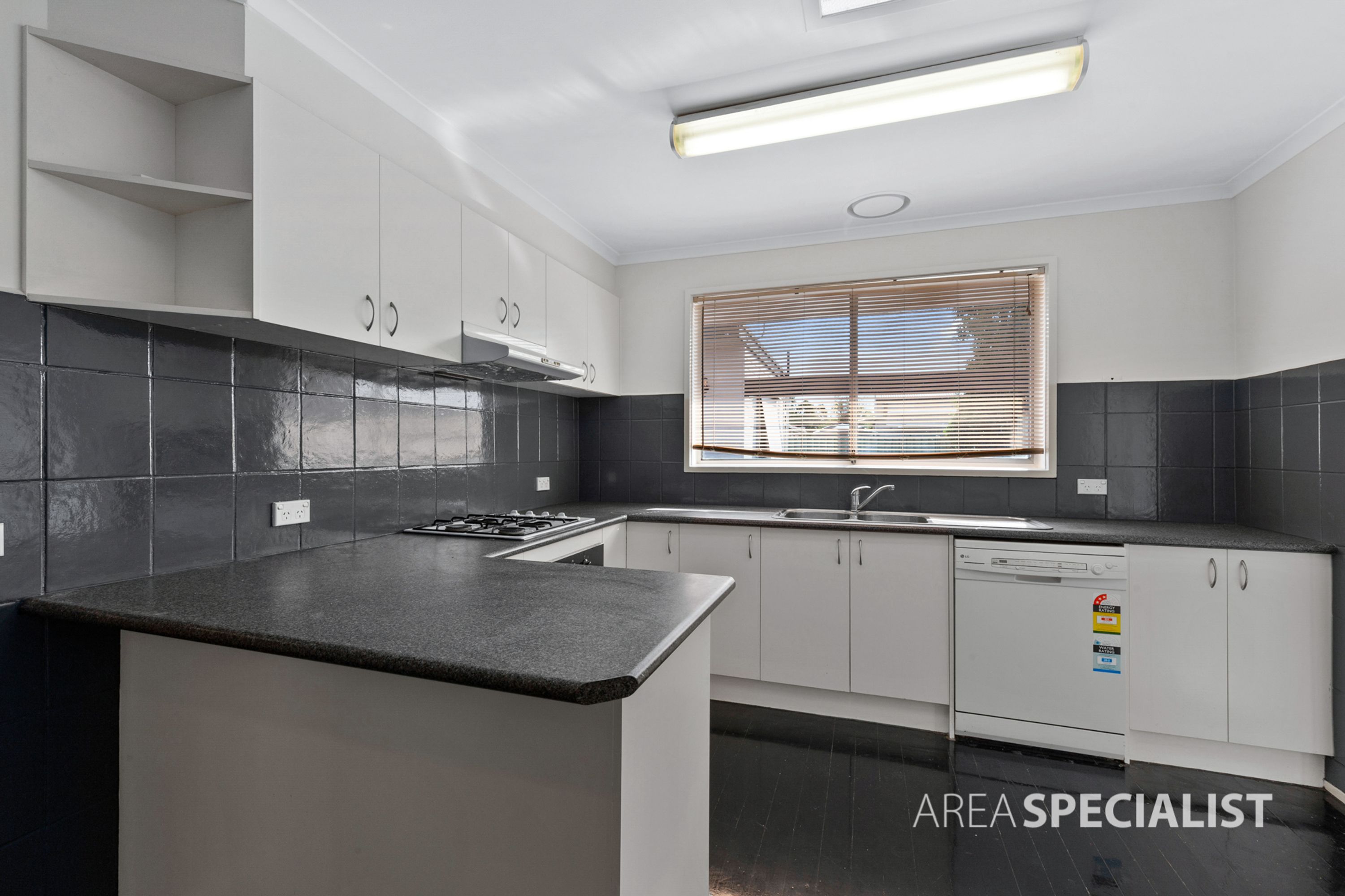 100 Feathertop Drive, Wyndham Vale VIC 3024, Wyndham Vale - Thumbnail 5