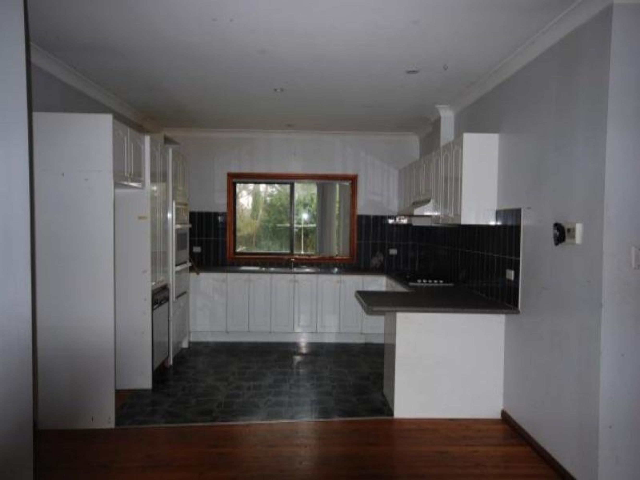 84 Barton Street, Katoomba - Thumbnail 3