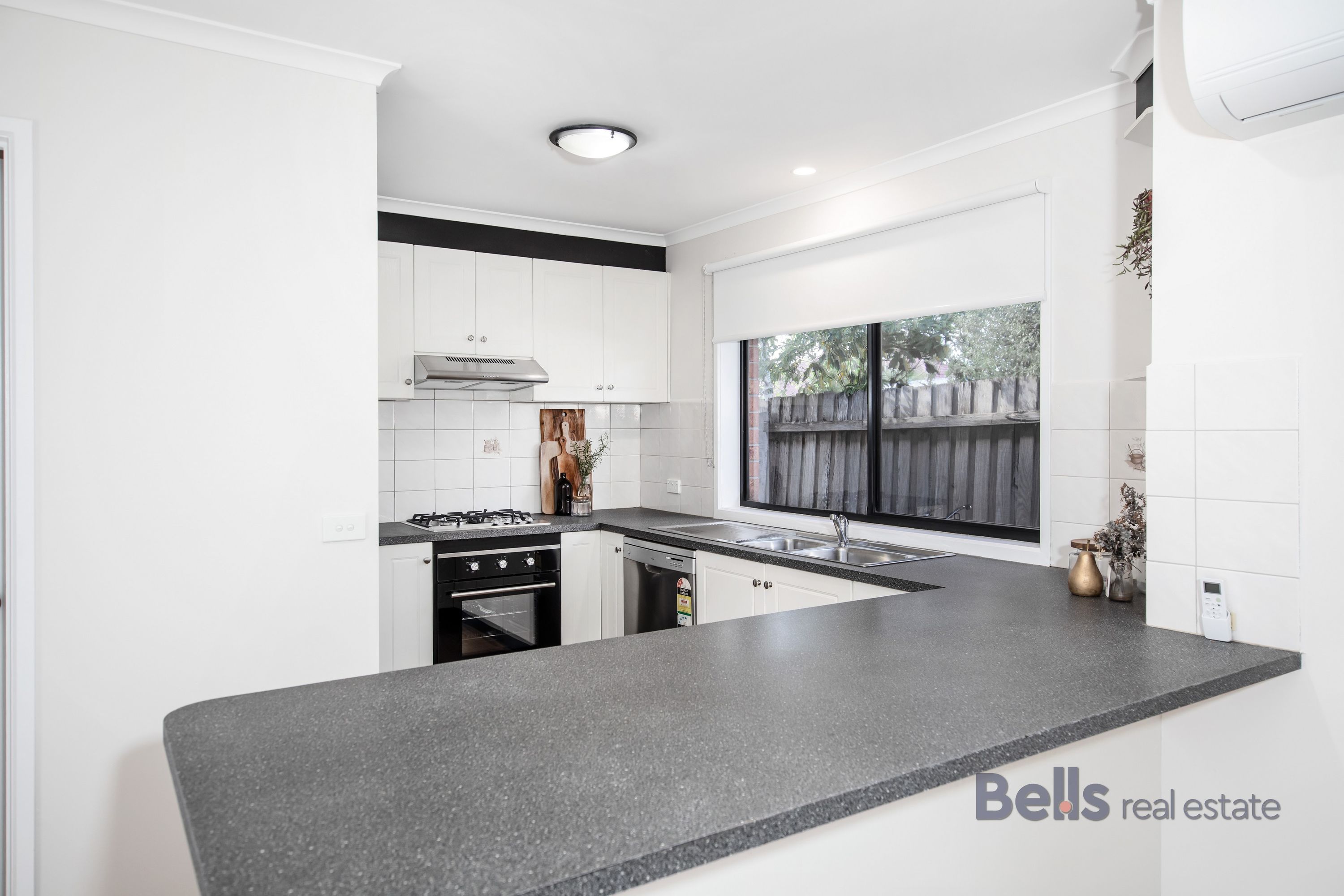 10 Dairy Close, Sydenham - Thumbnail 7