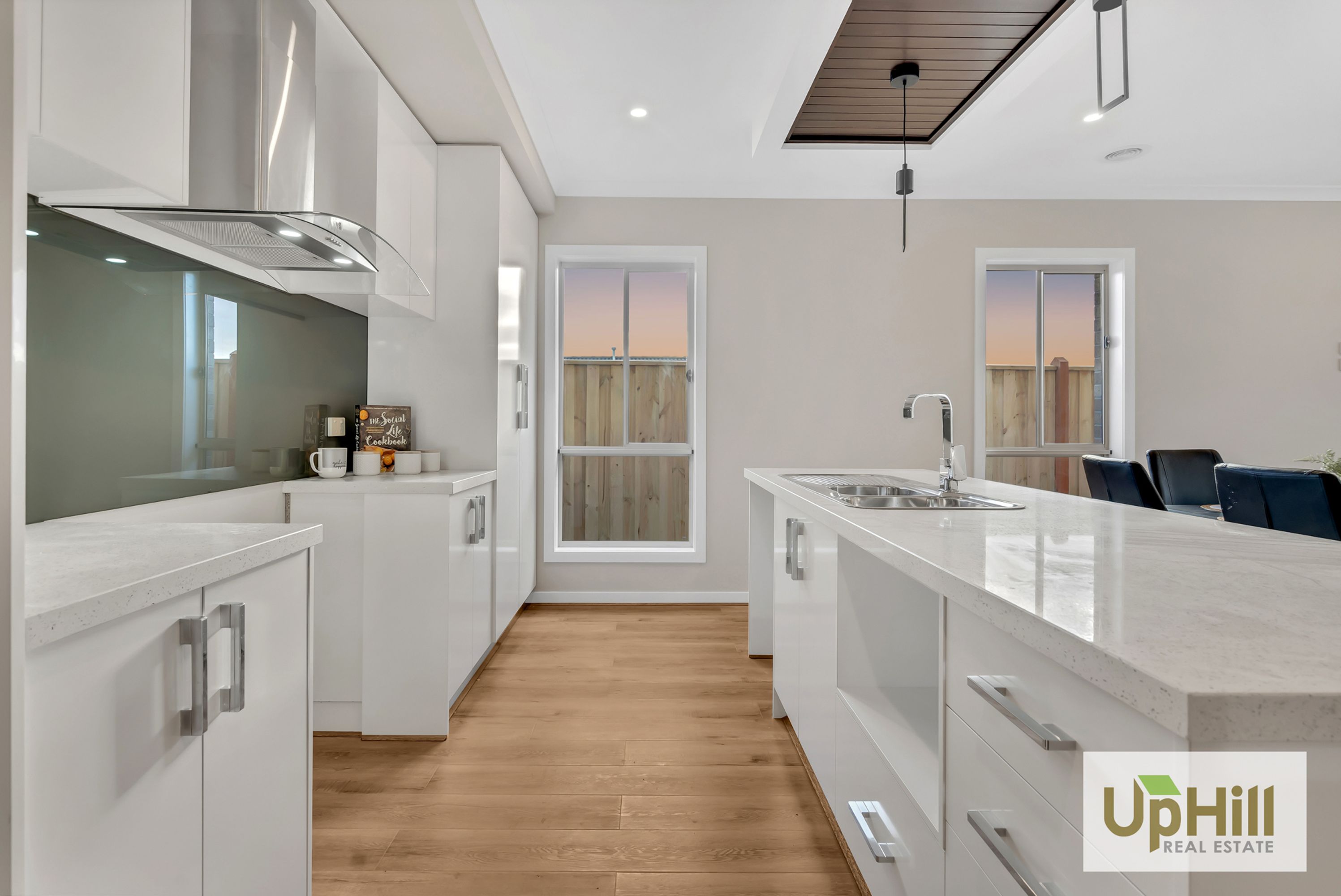 31 BABYLON CRESCENT, Clyde North - Thumbnail 4