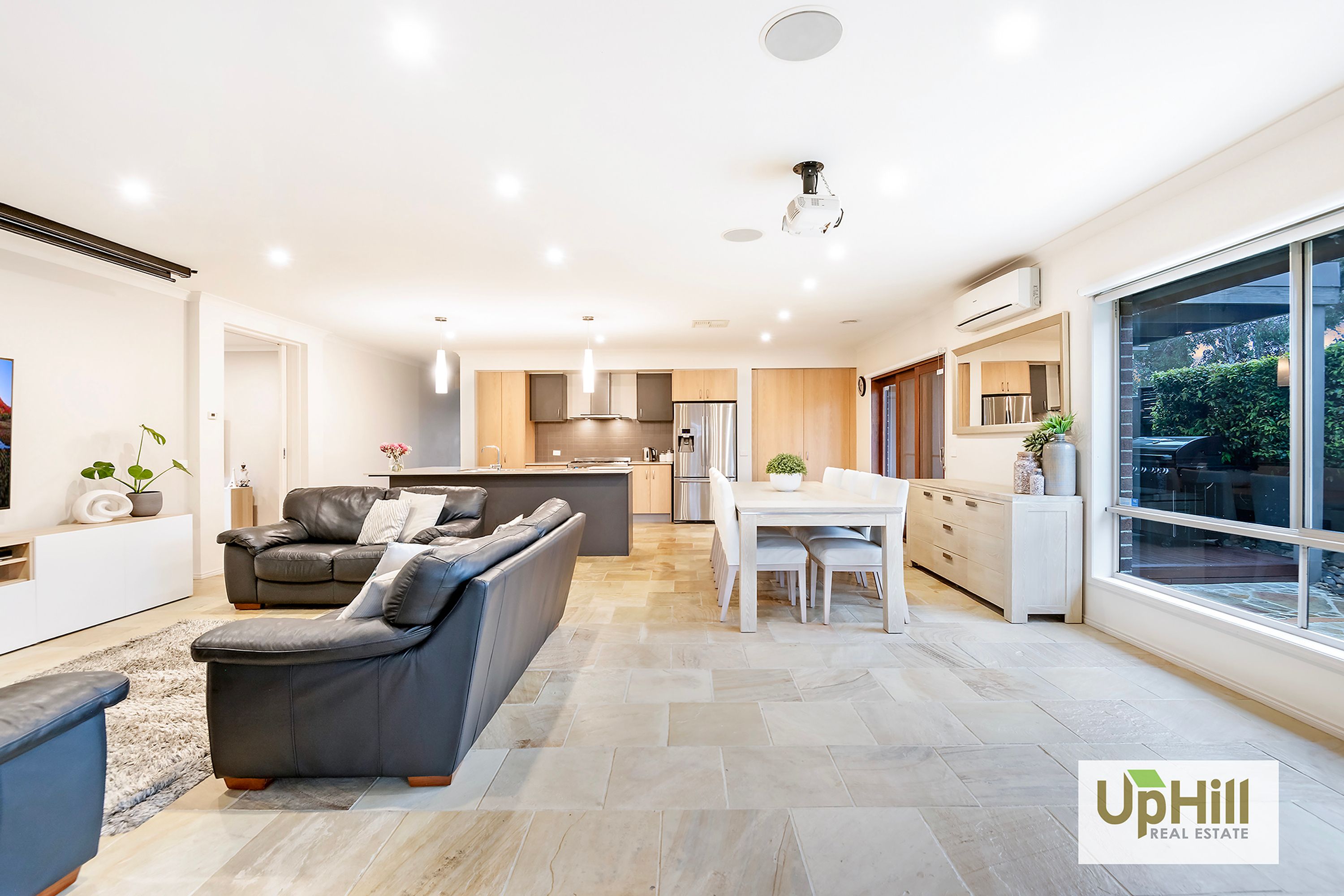 16 Wild Scotchman Way, Cranbourne East - Thumbnail 7