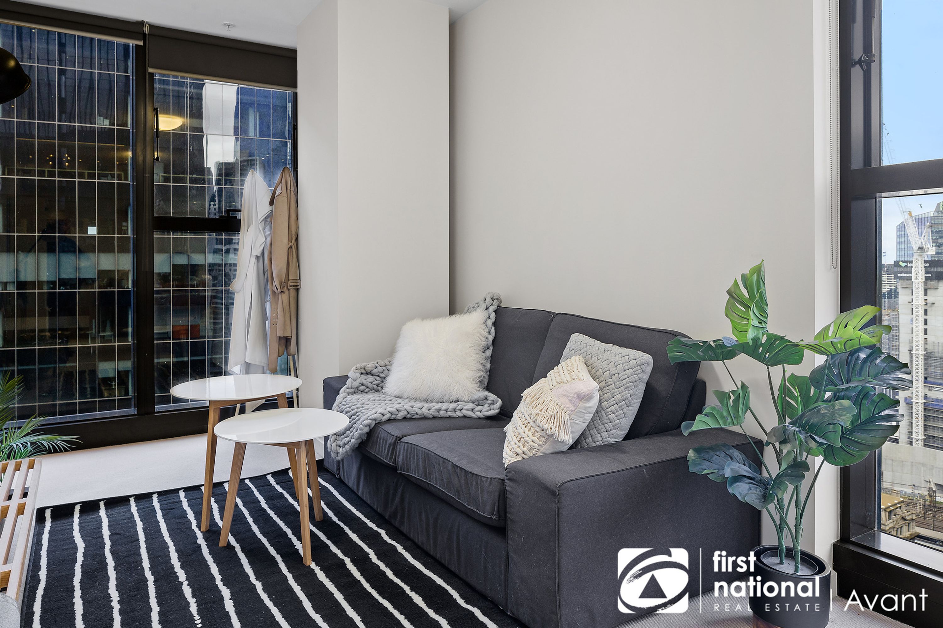 2710/568 Collins Street, Melbourne - Thumbnail 4