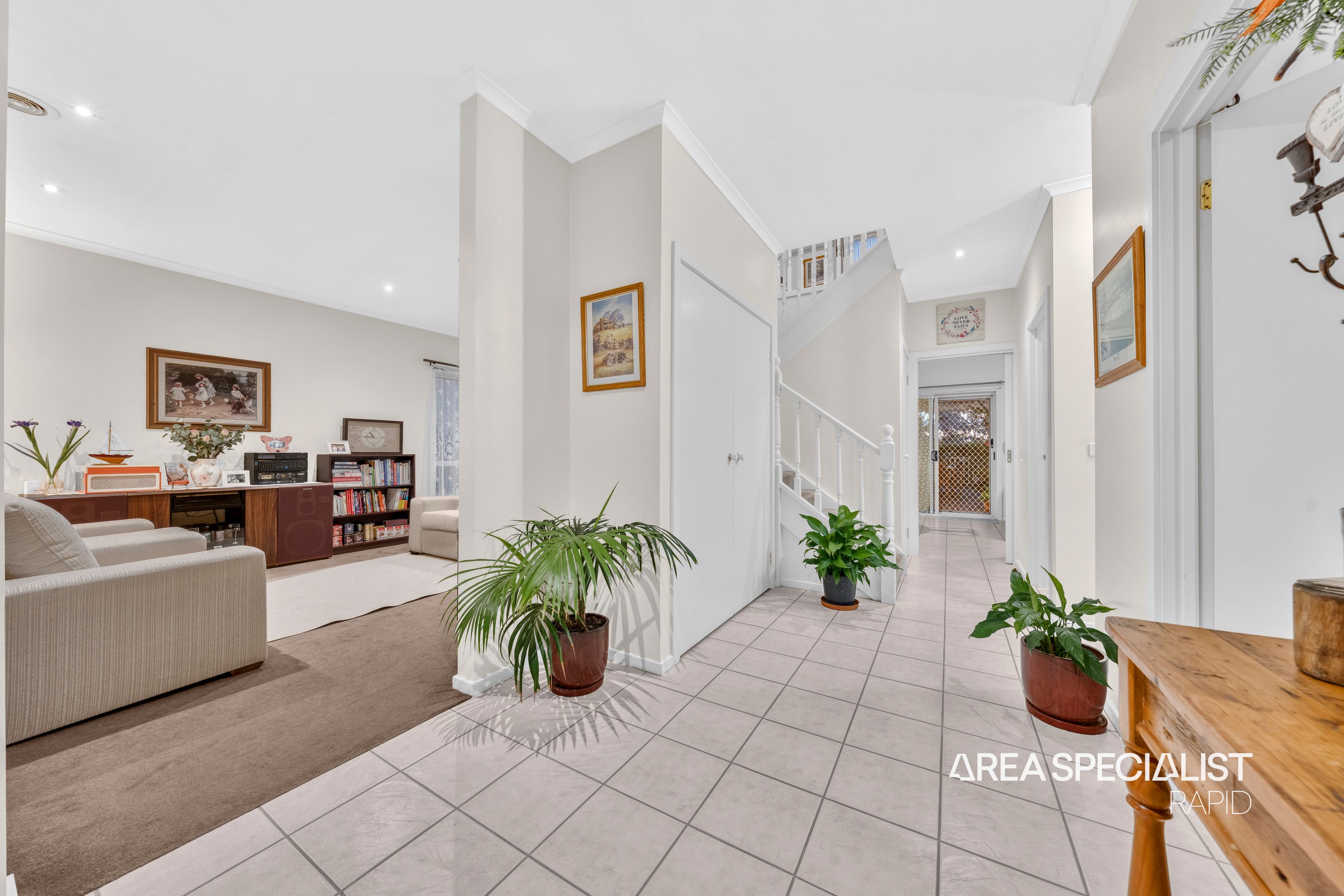 26 Blue Range Crescent, Lynbrook, Lynbrook - Thumbnail 4