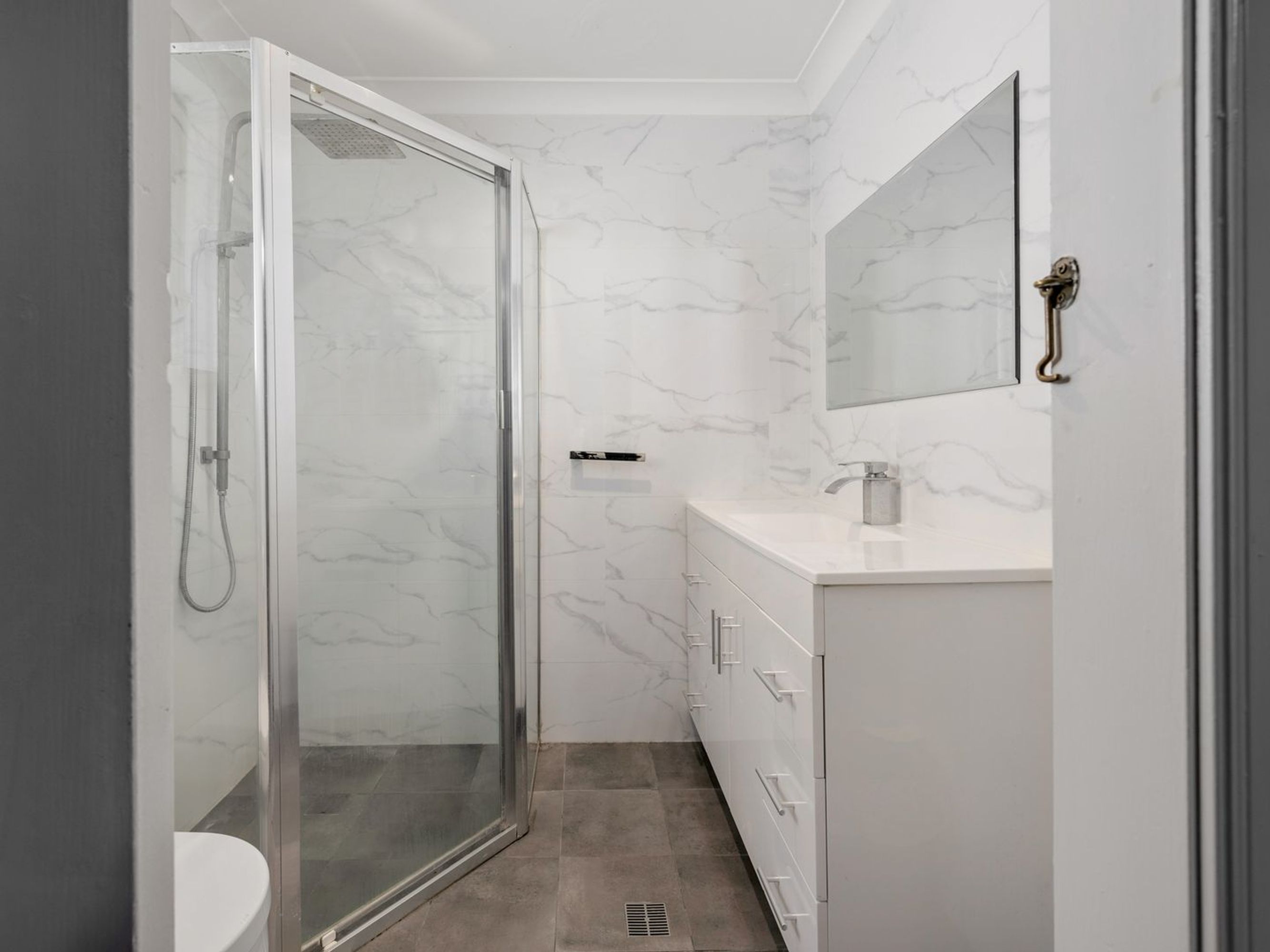 6 Bicheno Close, West Hoxton - Thumbnail 7