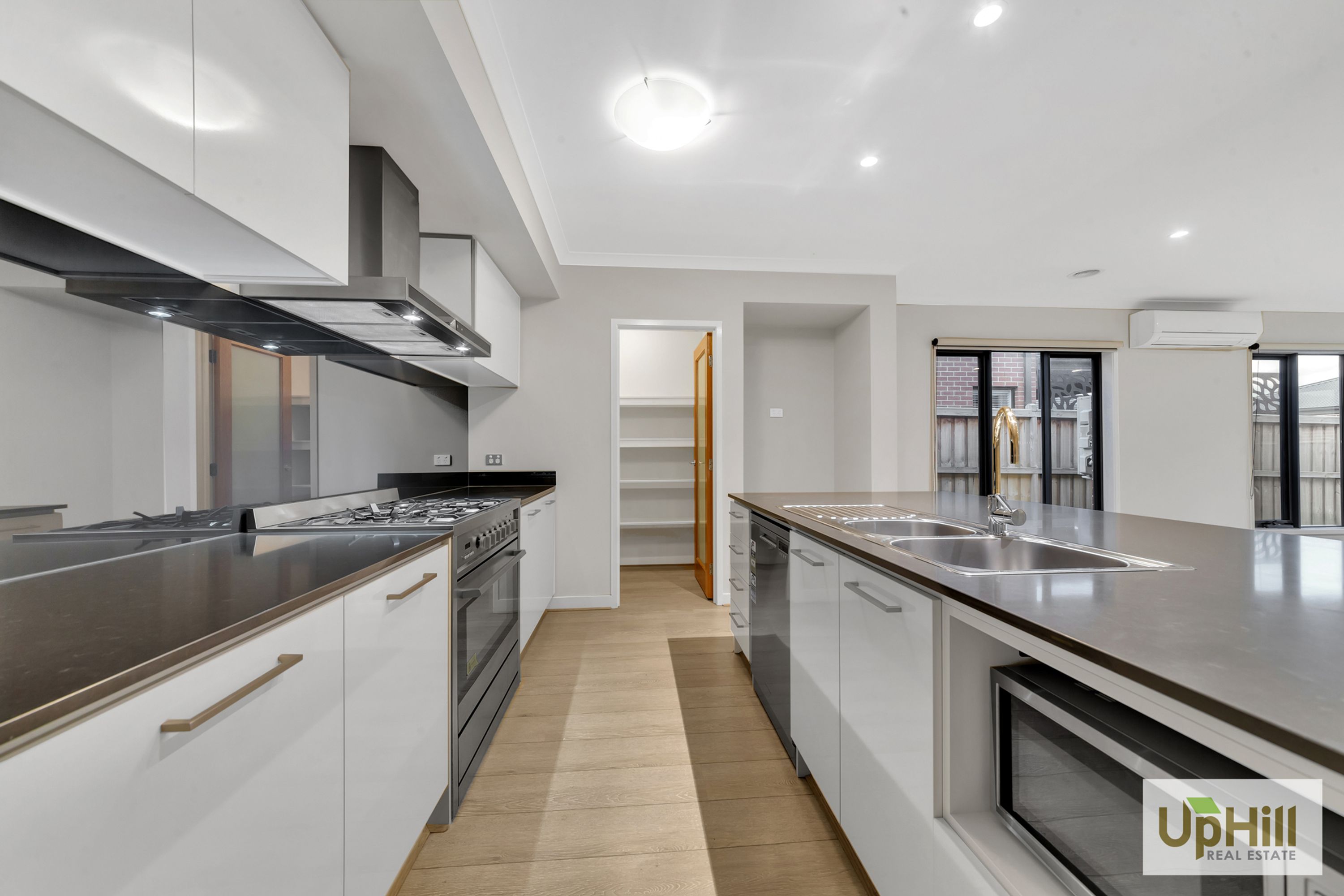 17 Blundy boulevard, Clyde North - Thumbnail 6