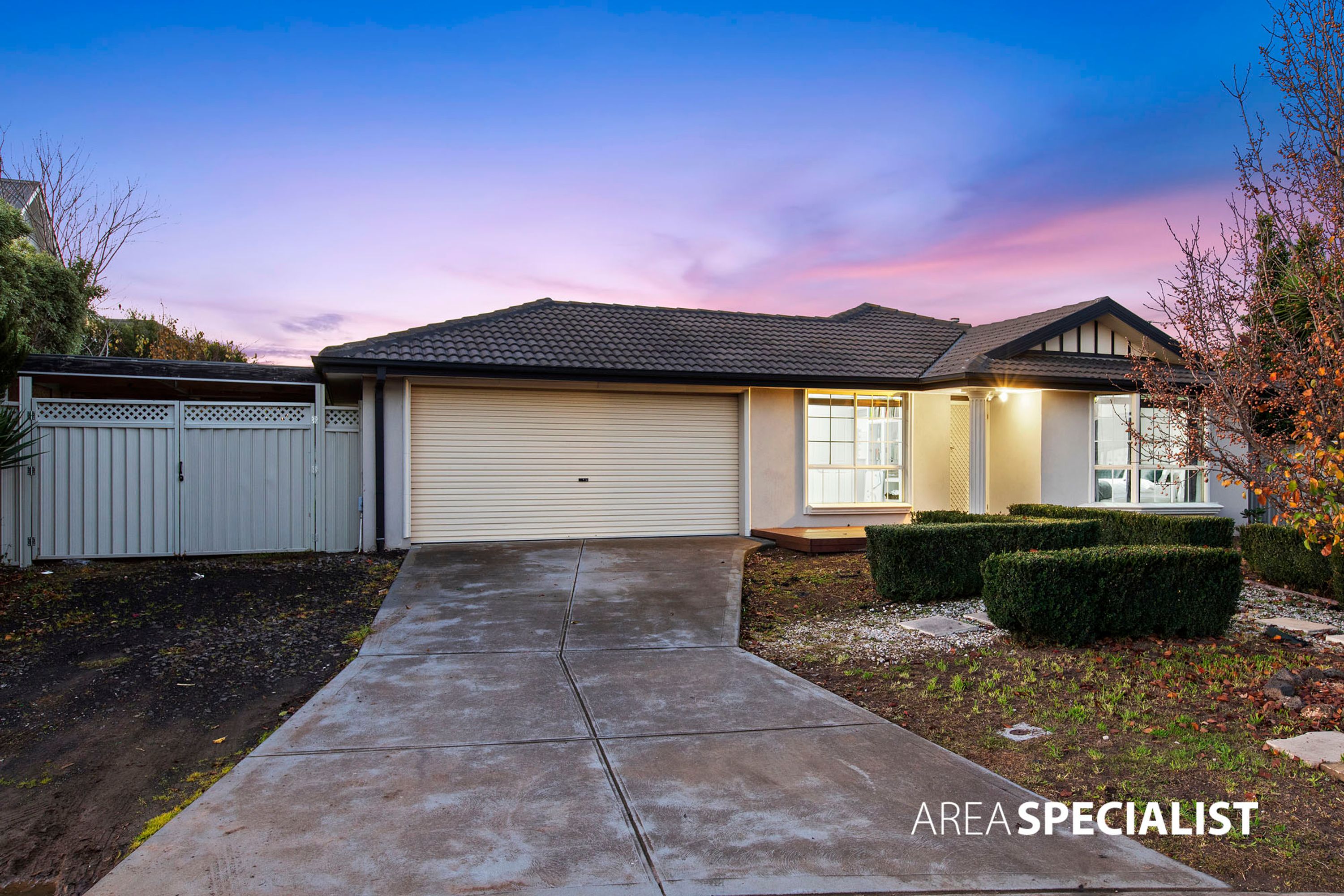 8 Stamford Grove, Caroline Springs VIC 3023, Caroline Springs - Thumbnail 2