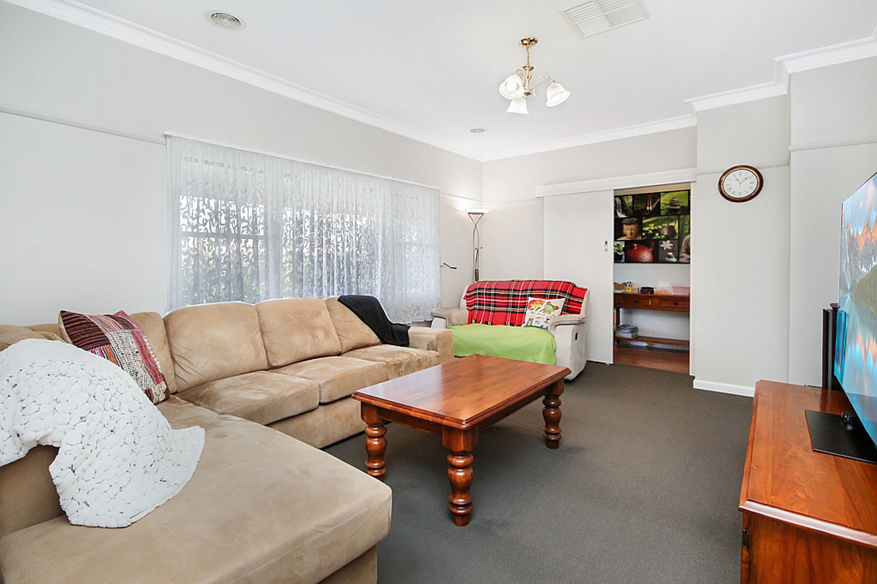 32 Alexander Avenue, Horsham VIC 3400, Horsham - Thumbnail 2