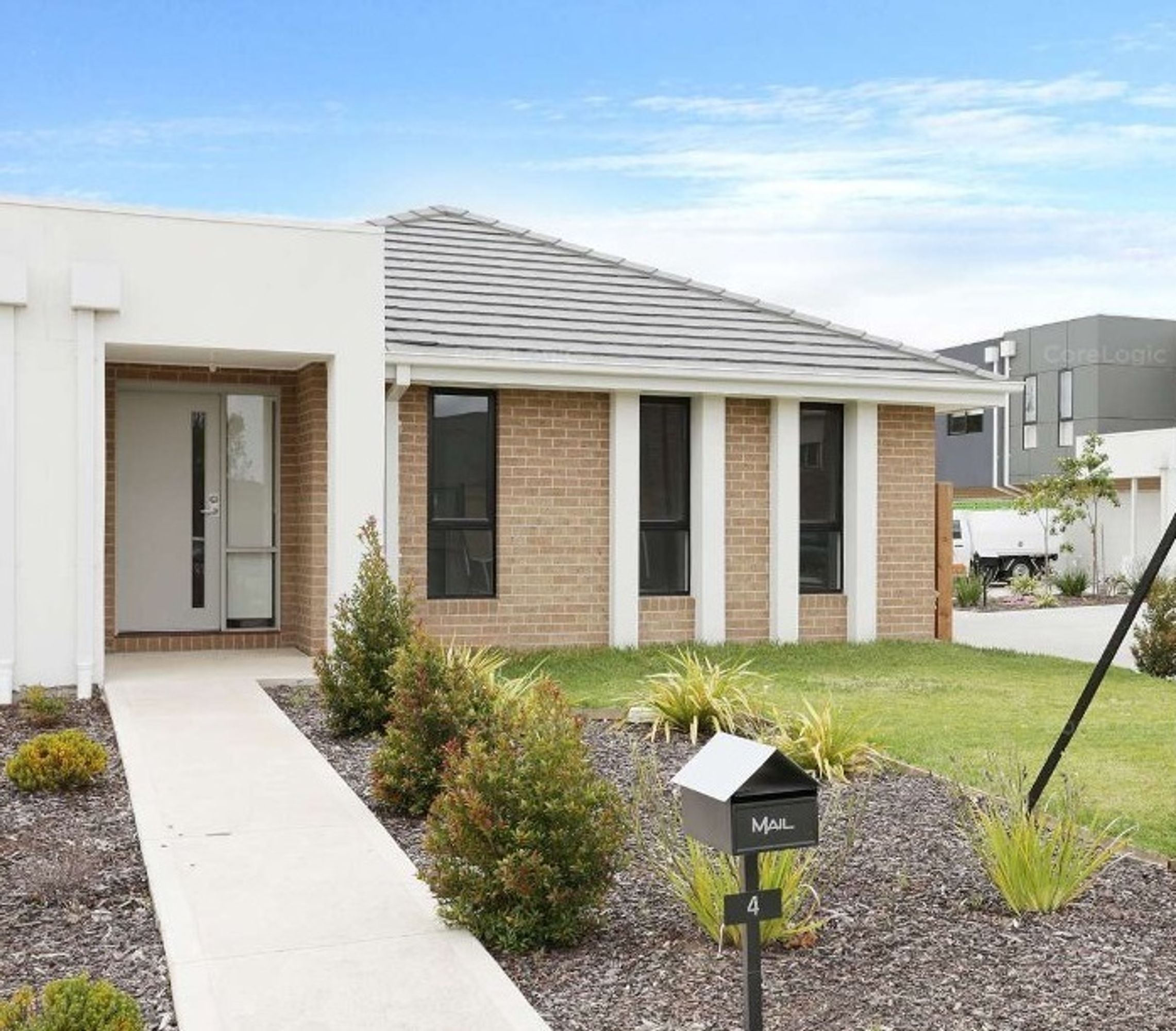 4/6 Highwood Drive, Hillside - Thumbnail 2