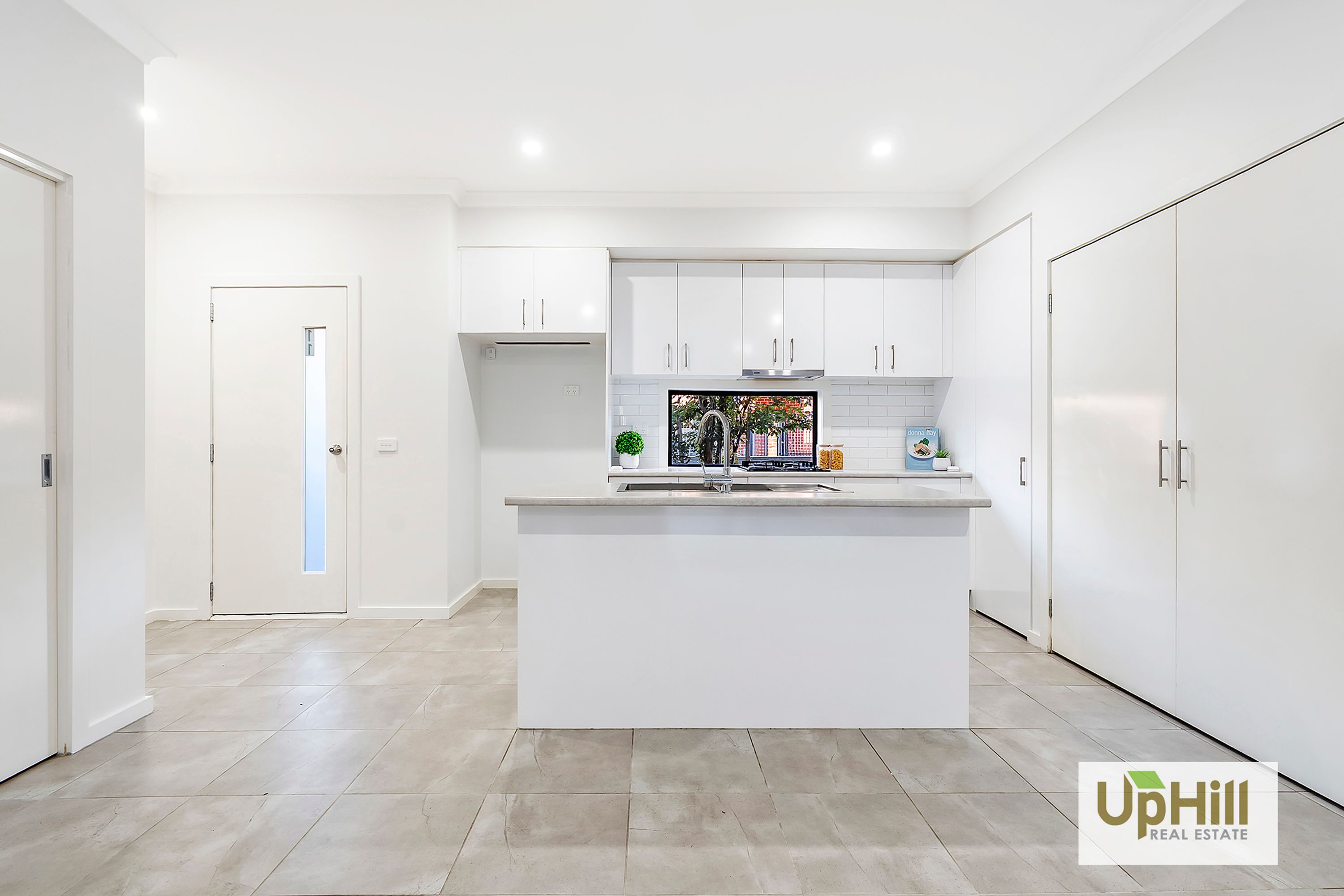 11 Valrena Way, Pakenham - Thumbnail 2