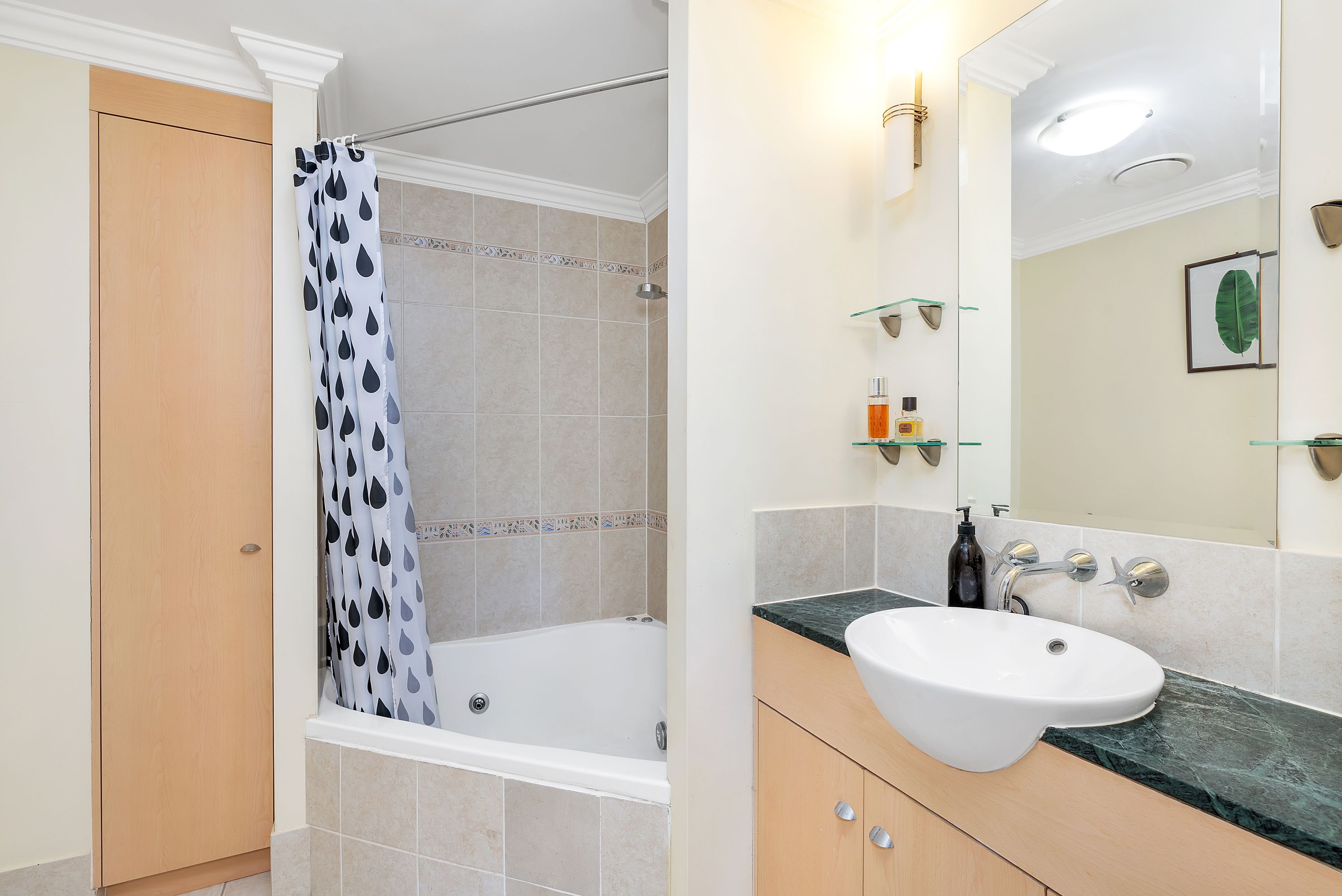 2/304-308 Lake Street, Cairns North - Thumbnail 6