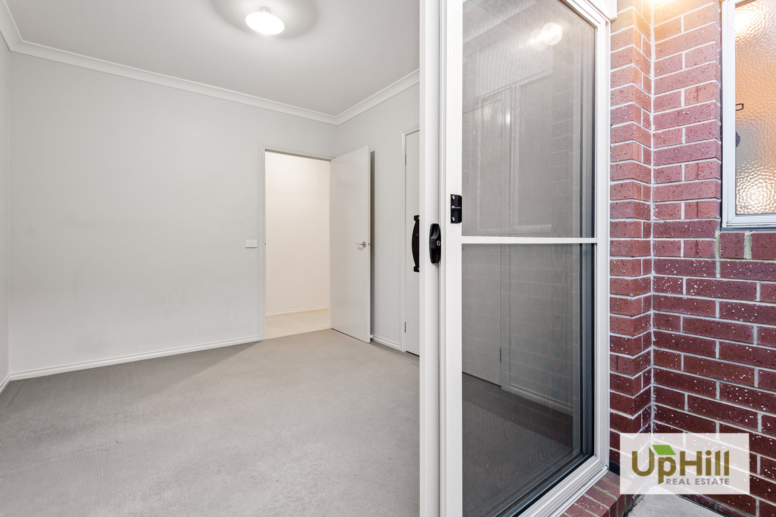 19 Elsey Way, Clyde North - Thumbnail 8