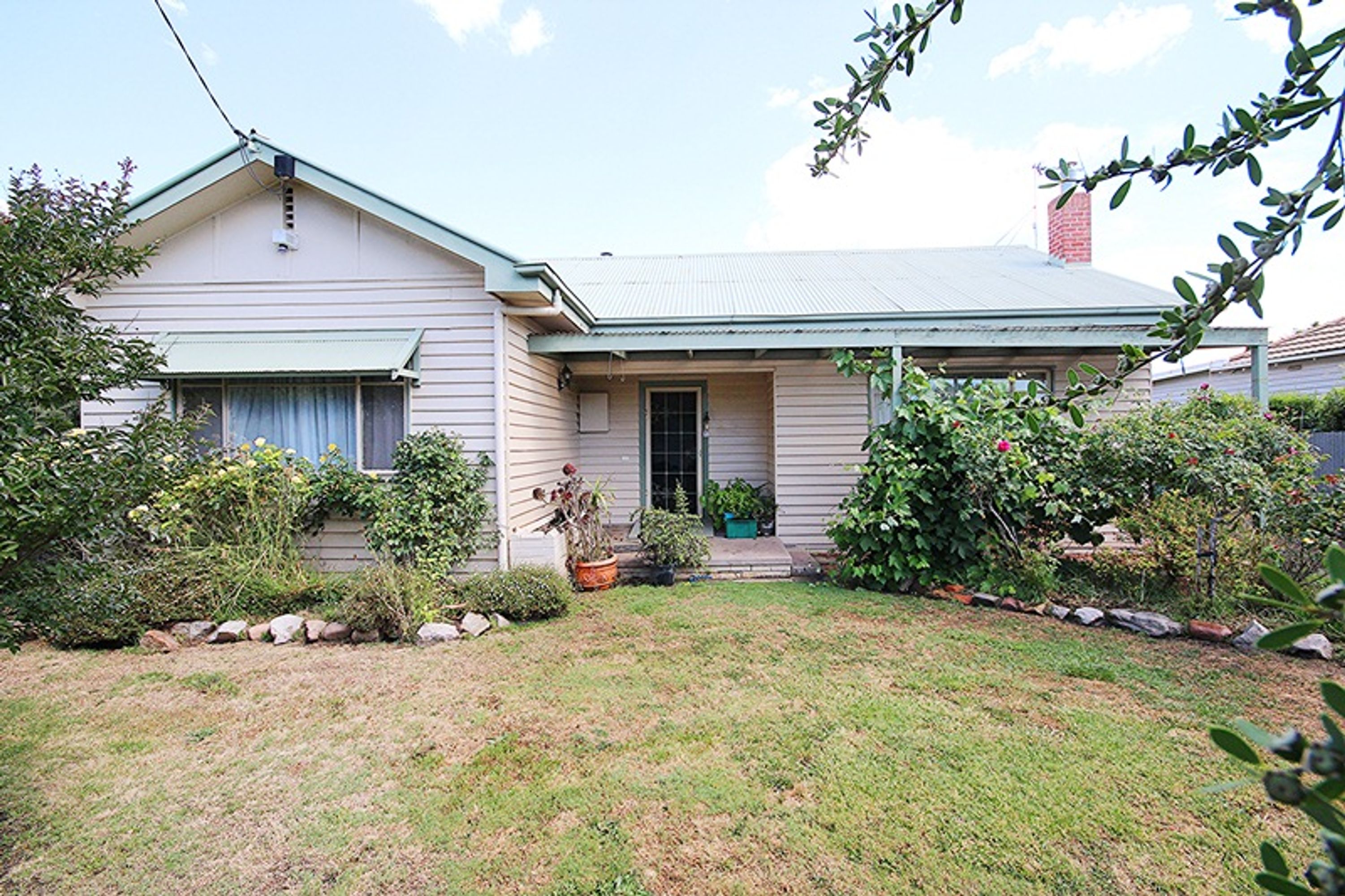 15 Sunnyside Avenue, Horsham VIC 3400, Horsham - Thumbnail 2