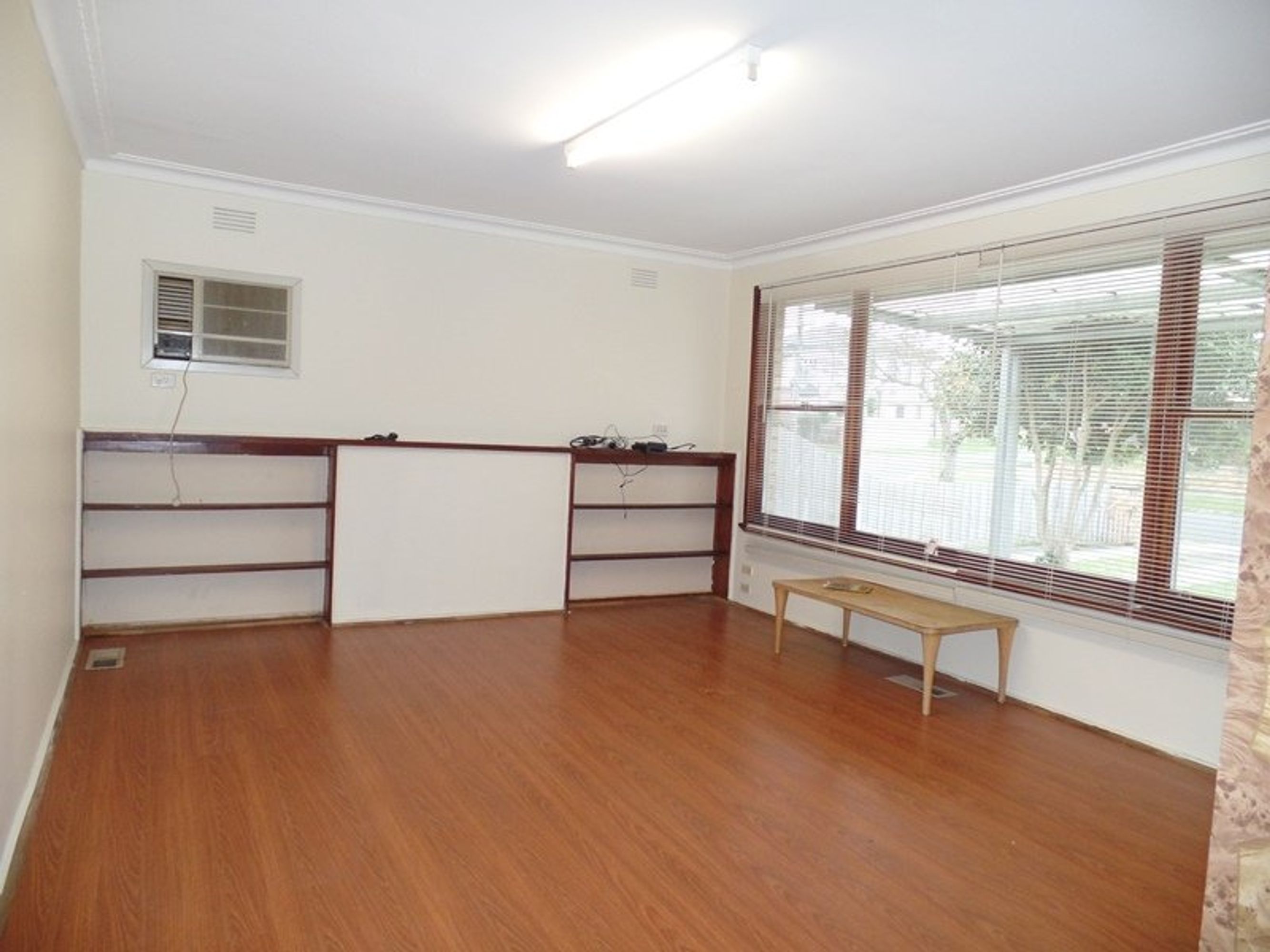 4 Emerald Drive, Springvale - Thumbnail 2