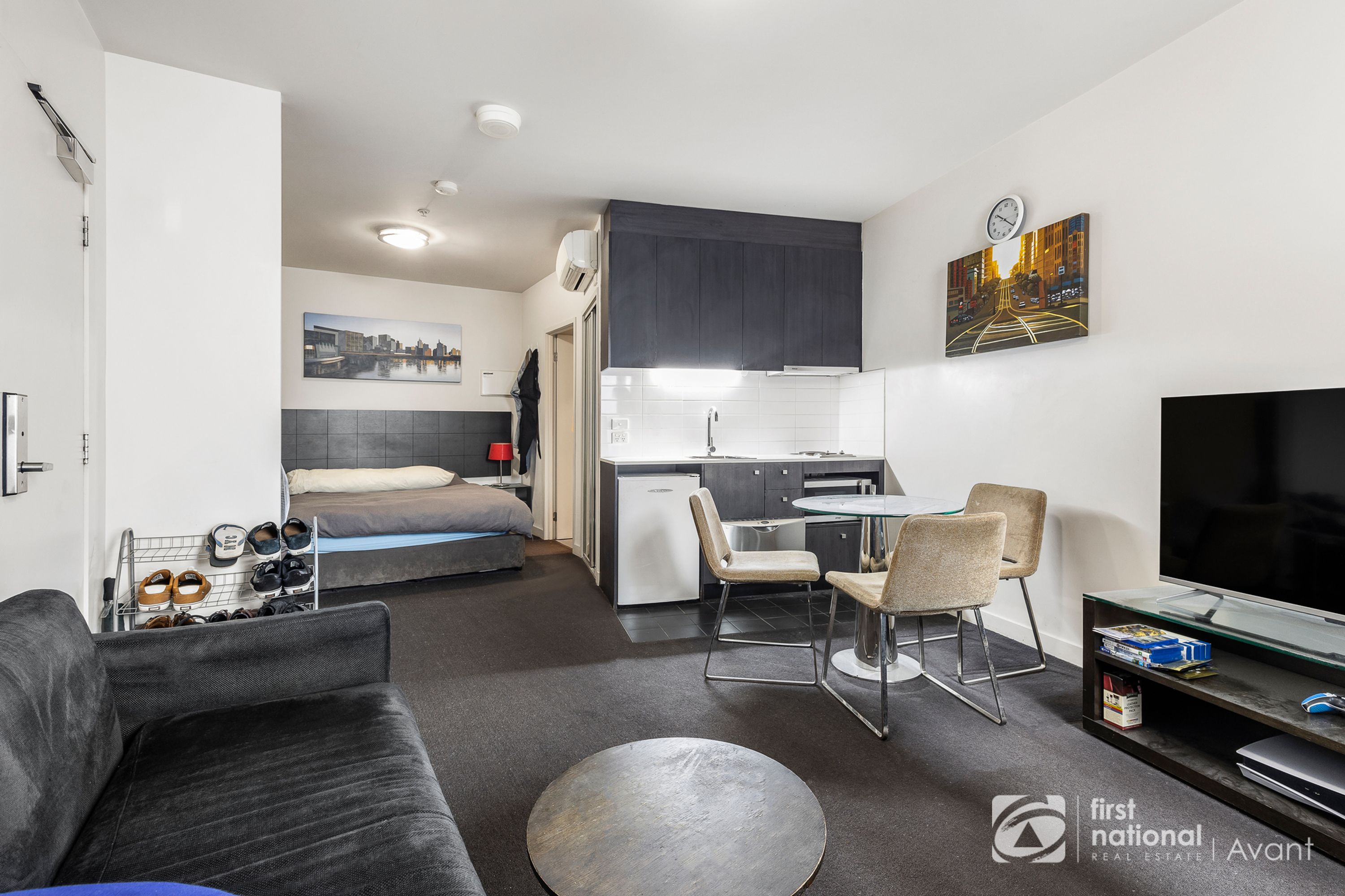 1201/43 Therry Street, Melbourne - Thumbnail 2