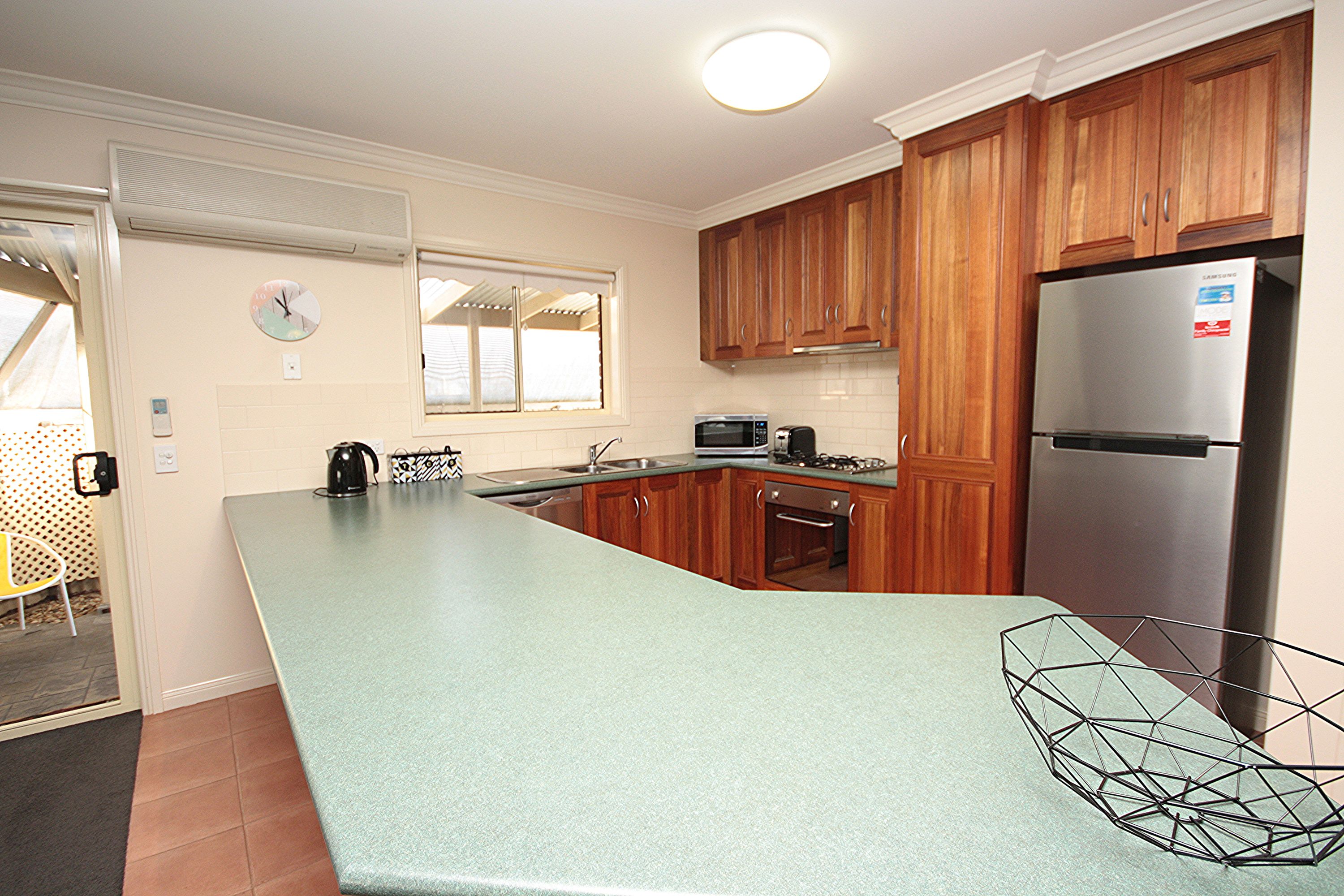 2/9 Barton Drive, Horsham VIC 3400, Horsham - Thumbnail 2