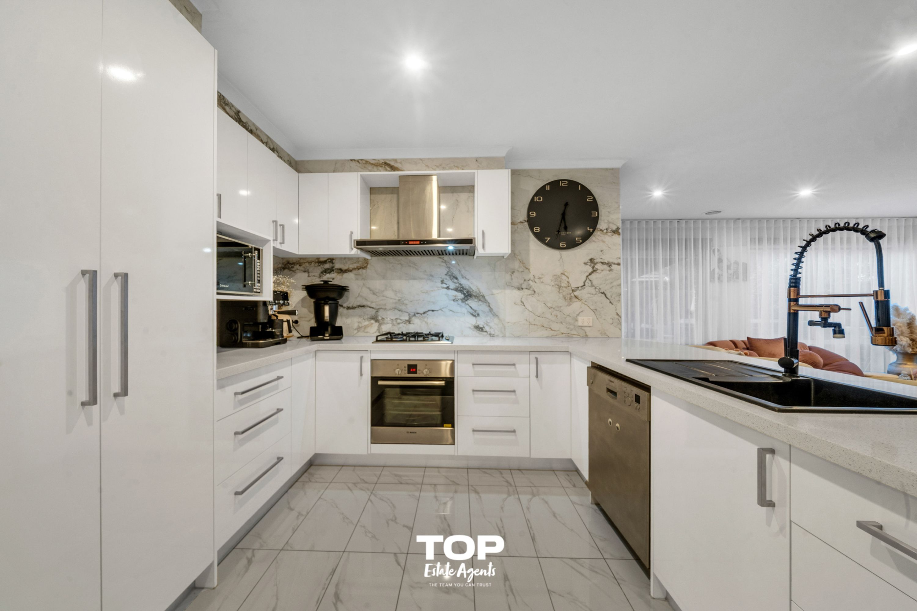 94 Amberly Park Drive, Narre Warren South - Thumbnail 7