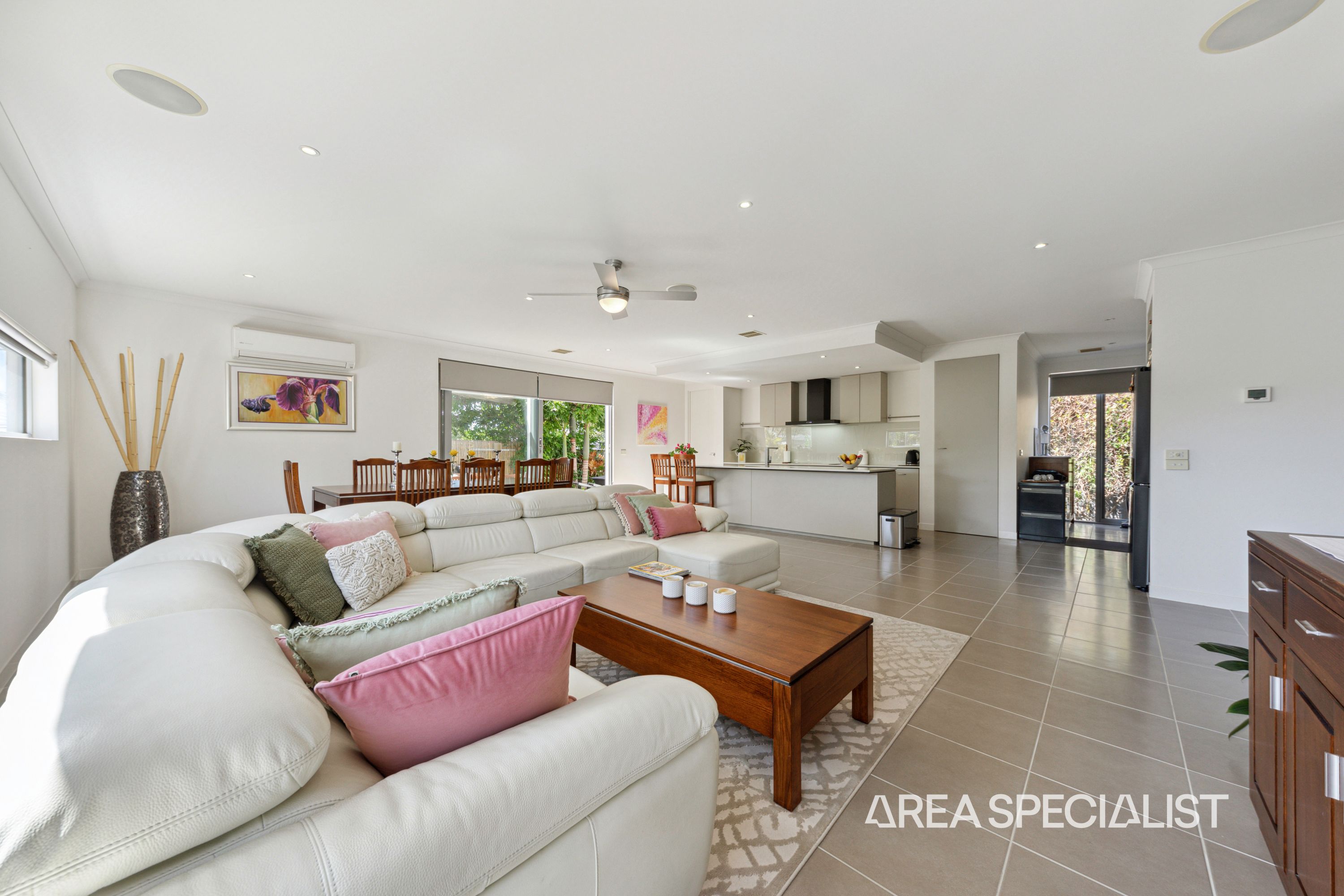 32 Waterside Drive, Pakenham - Thumbnail 3