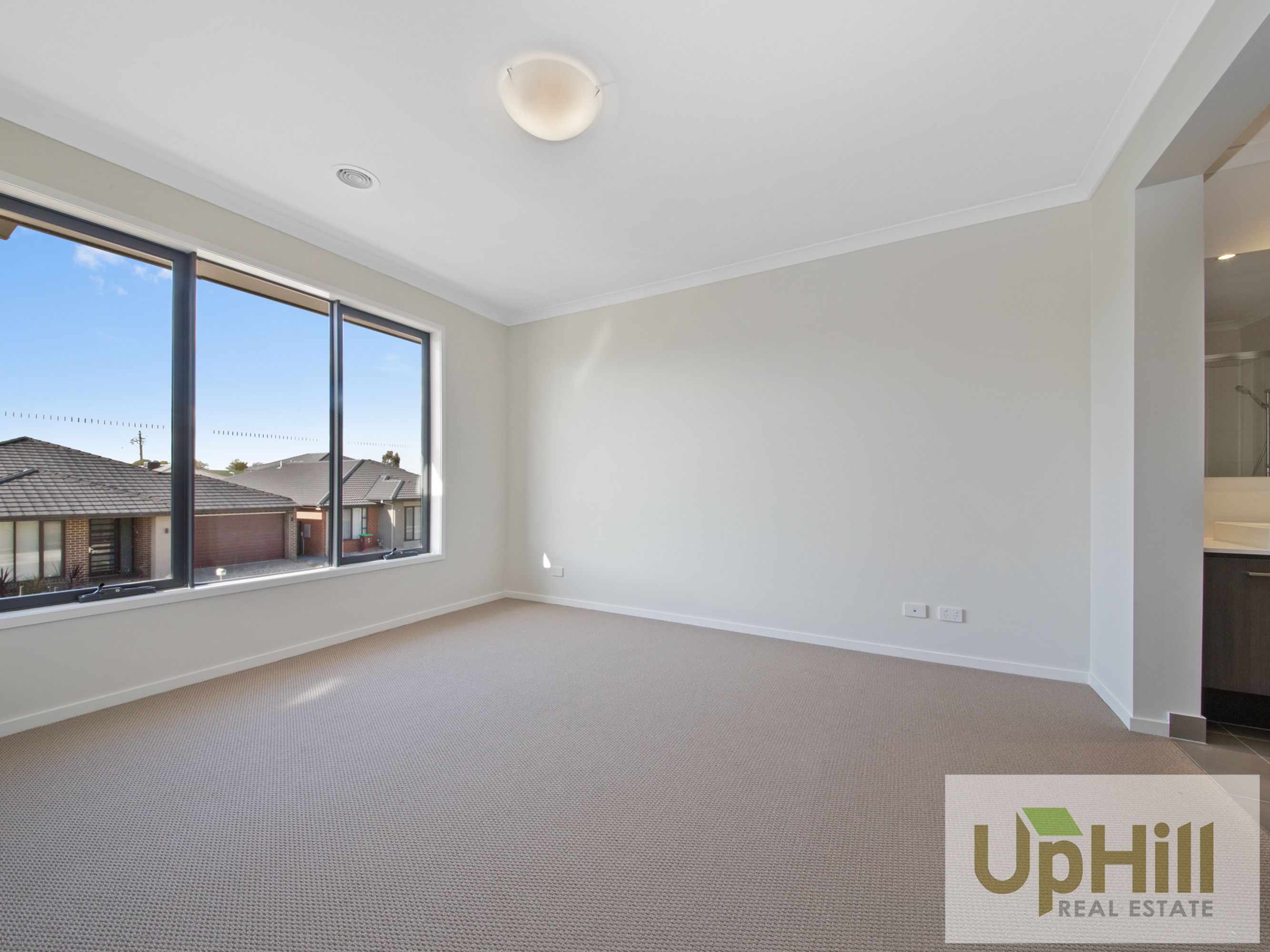 14 REVELWOOD WAY, Clyde North - Thumbnail 8
