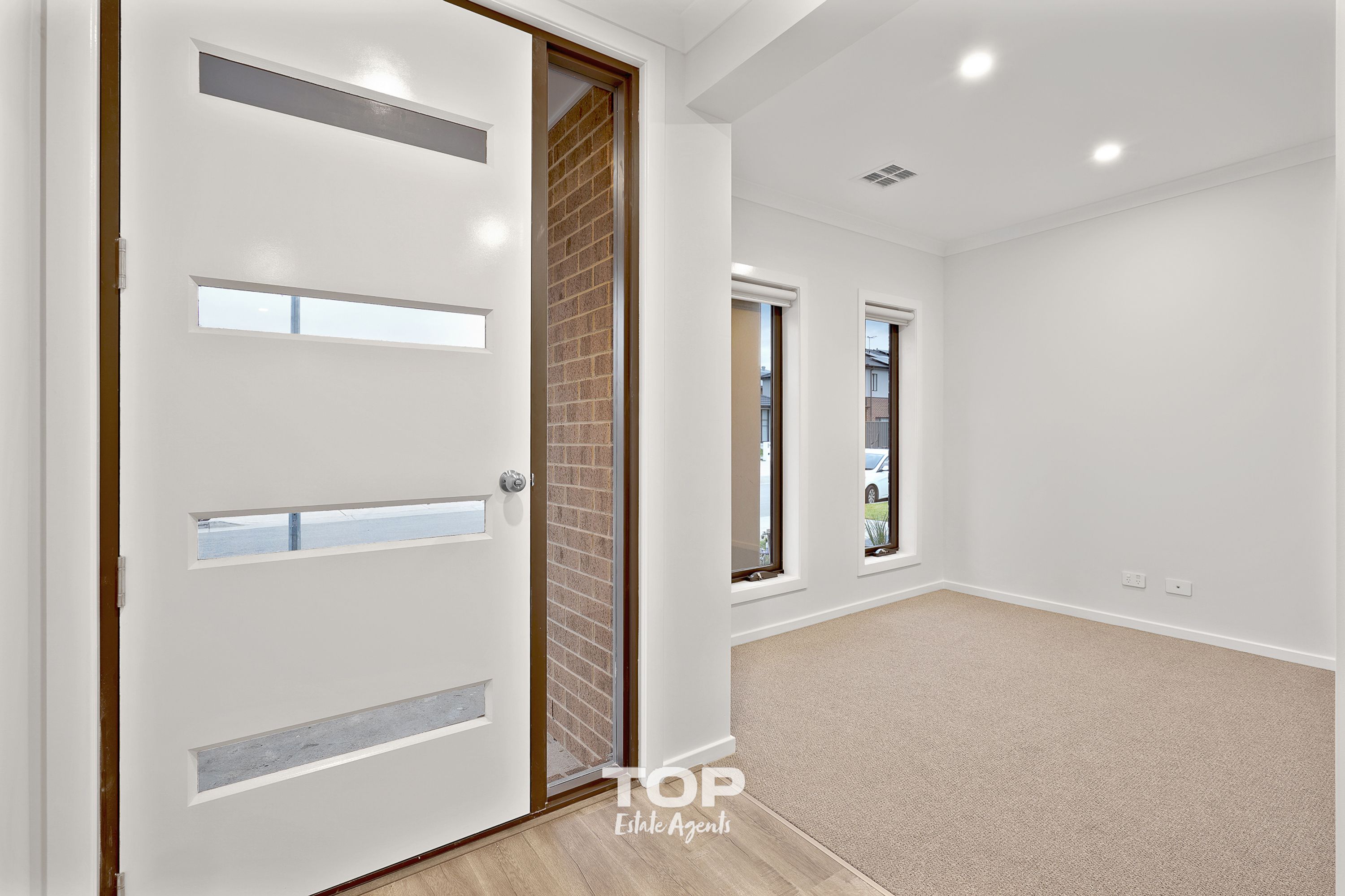 14 Creative Avenue, Clyde North - Thumbnail 2