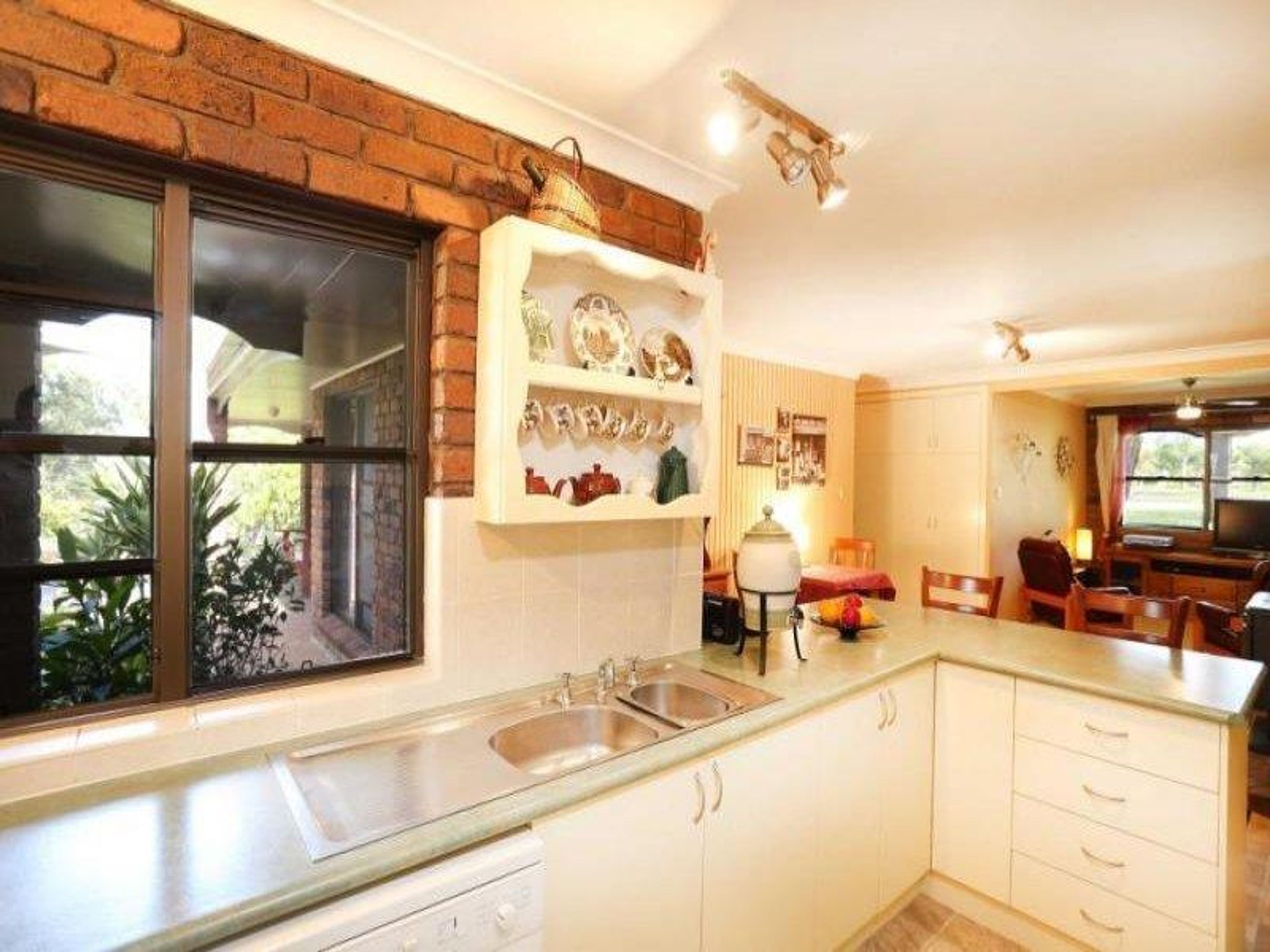 34-38 Rawdon Street, Lawrence - Thumbnail 7
