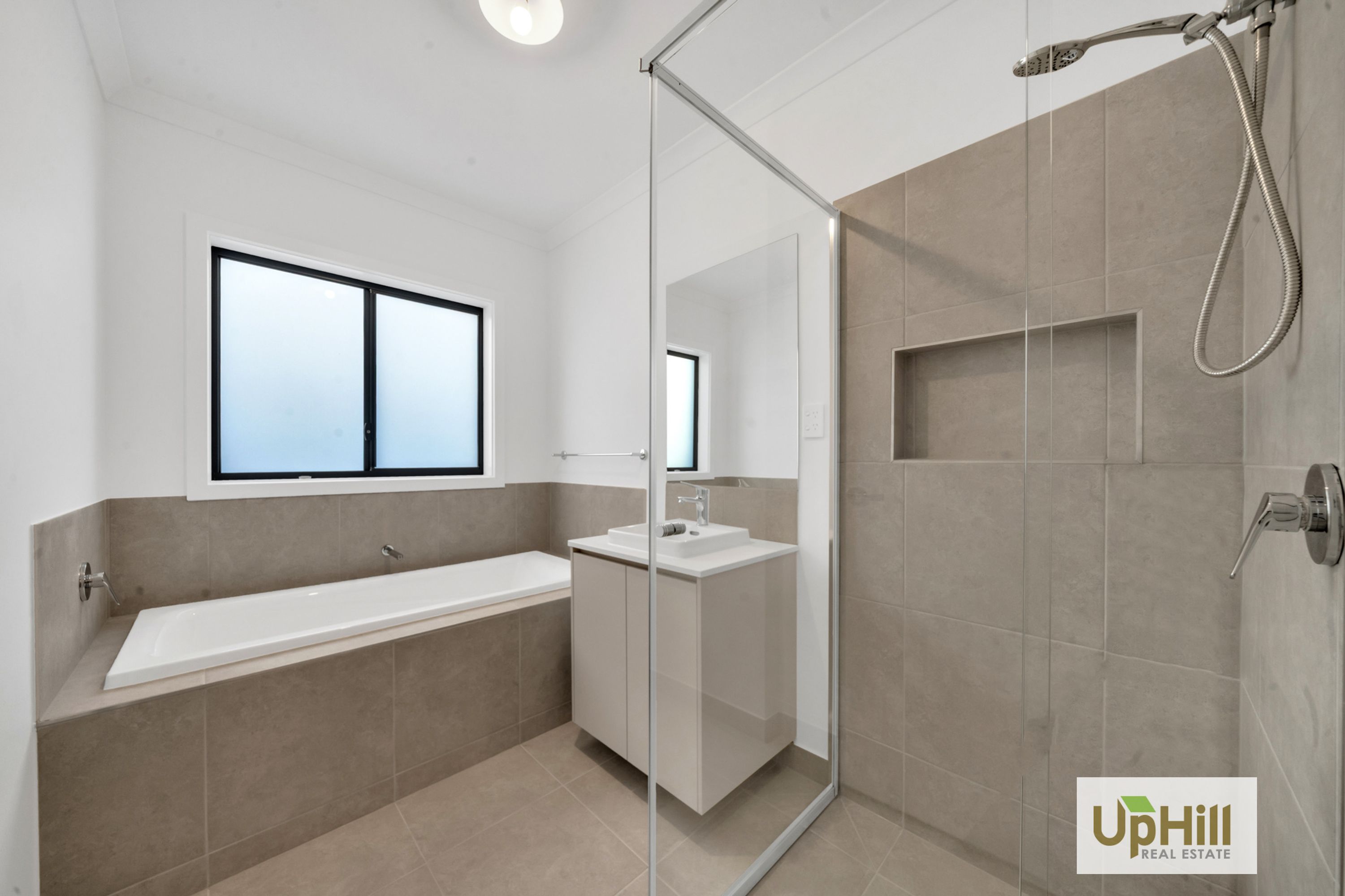 21 Shakeal Way, Clyde North - Thumbnail 8