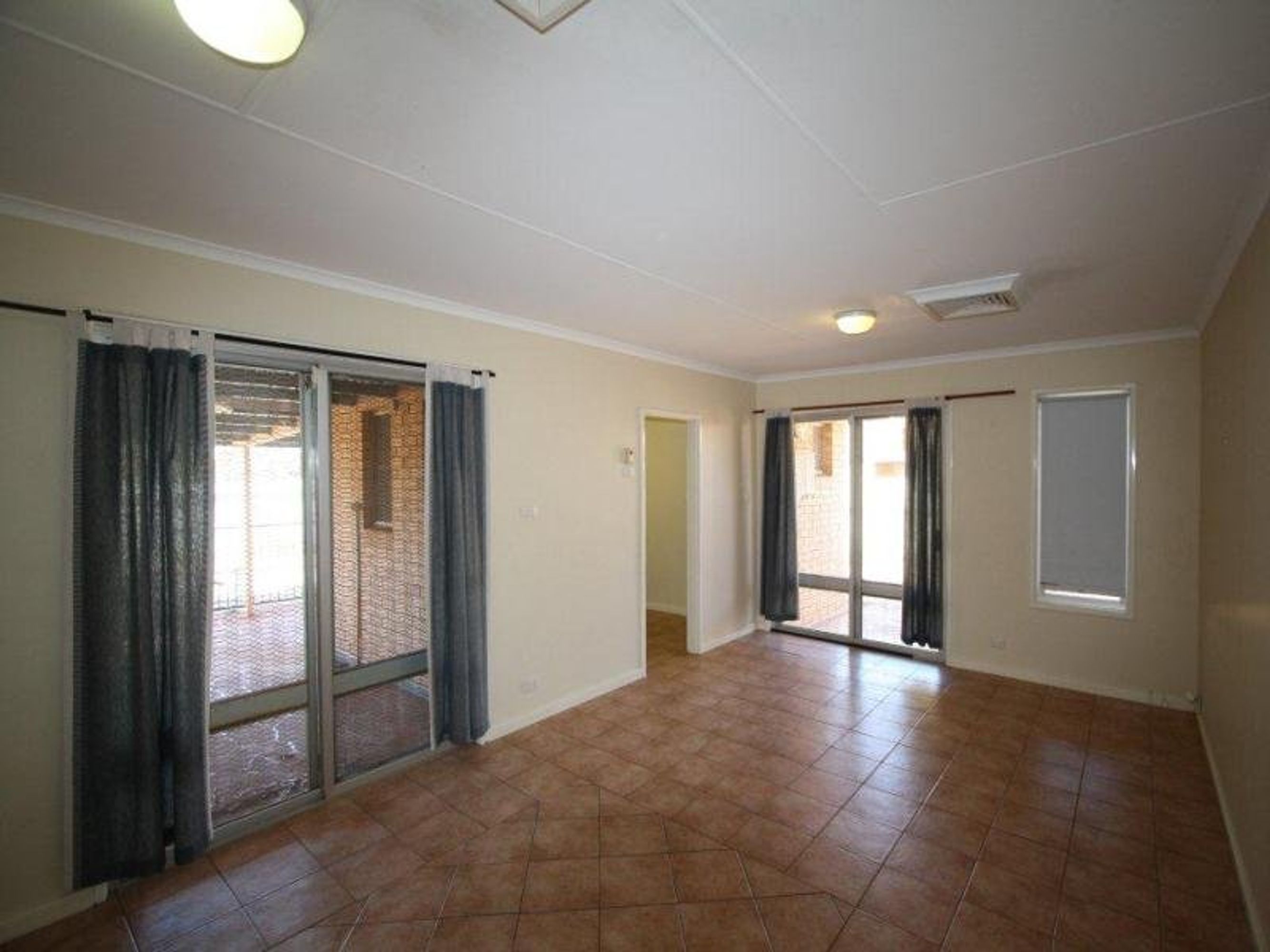 11 Chintabell Way, South Hedland, South Hedland - Thumbnail 4