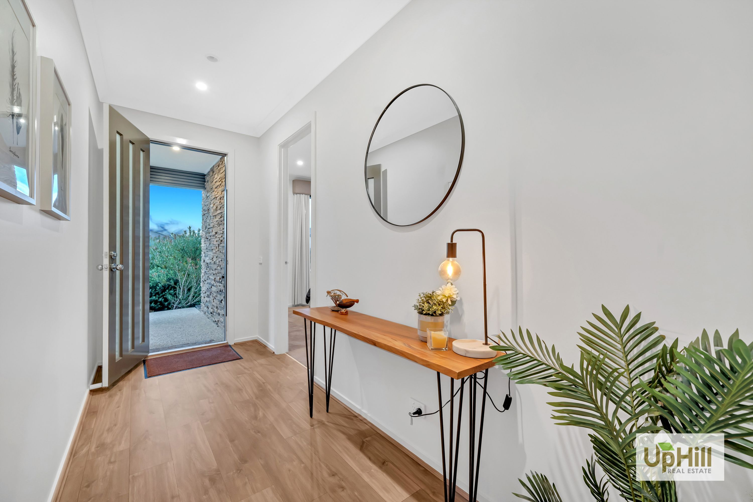 17 GRANDE BELMOND AVENUE, Clyde - Thumbnail 2