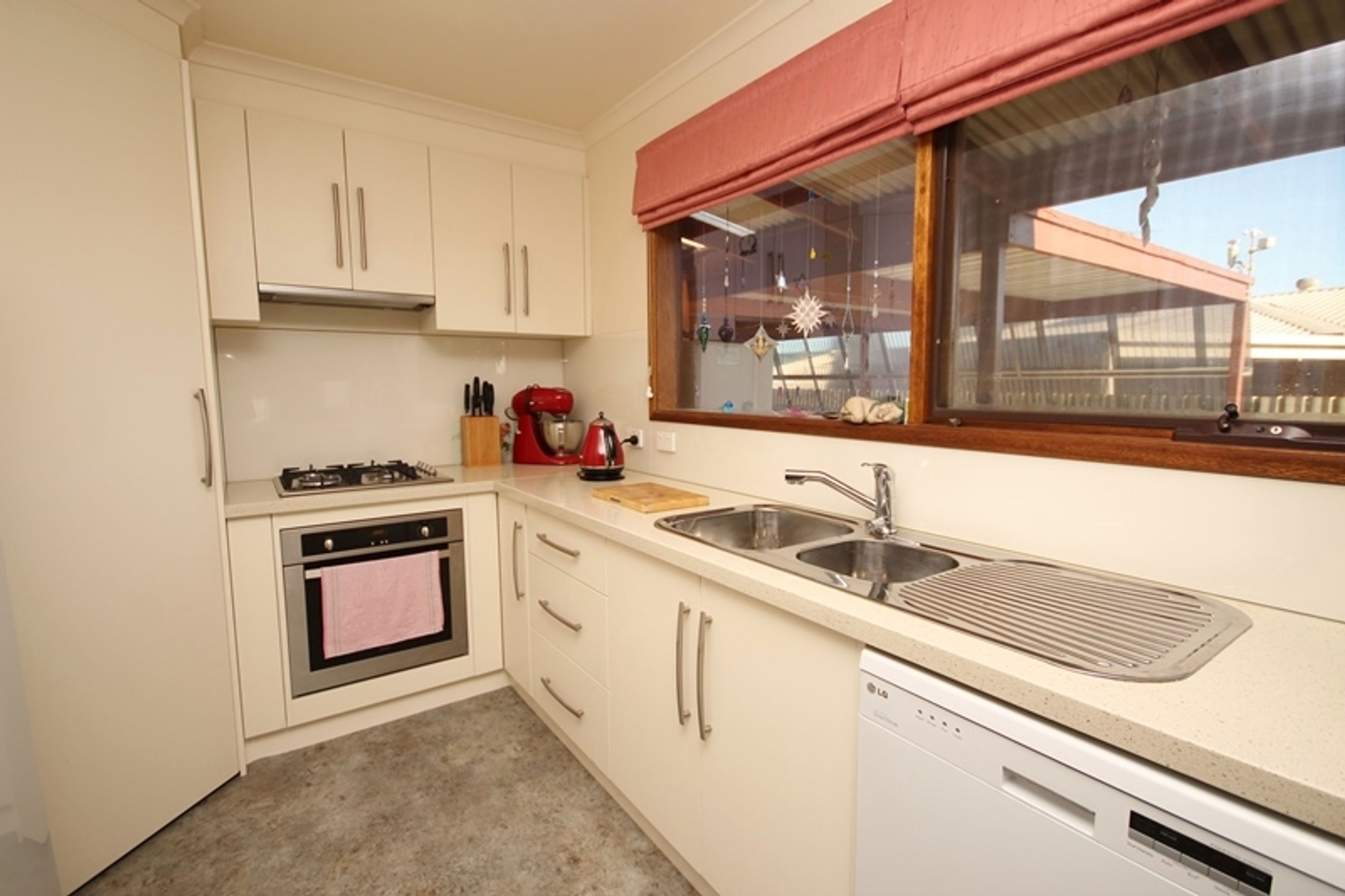 9 Colla Court, Horsham VIC 3400, Horsham - Thumbnail 2