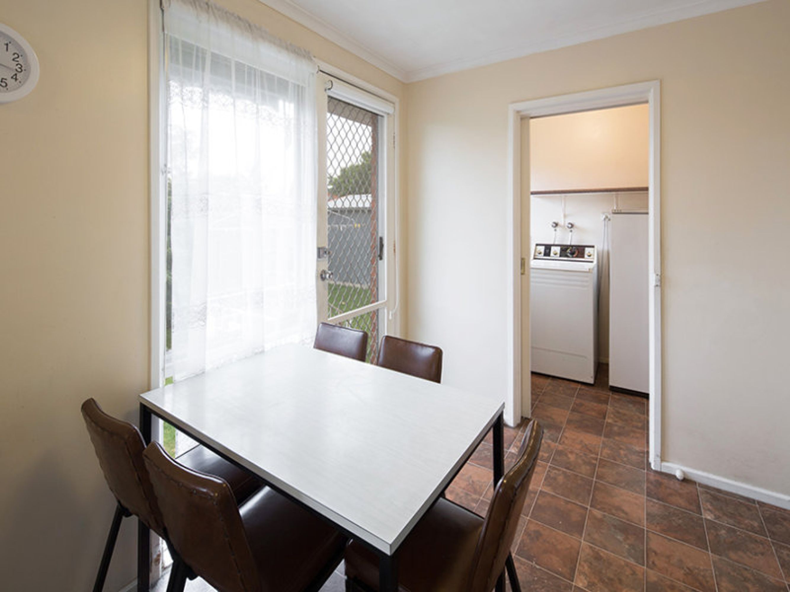 2 Folkestone Crescent, Springvale South - Thumbnail 5