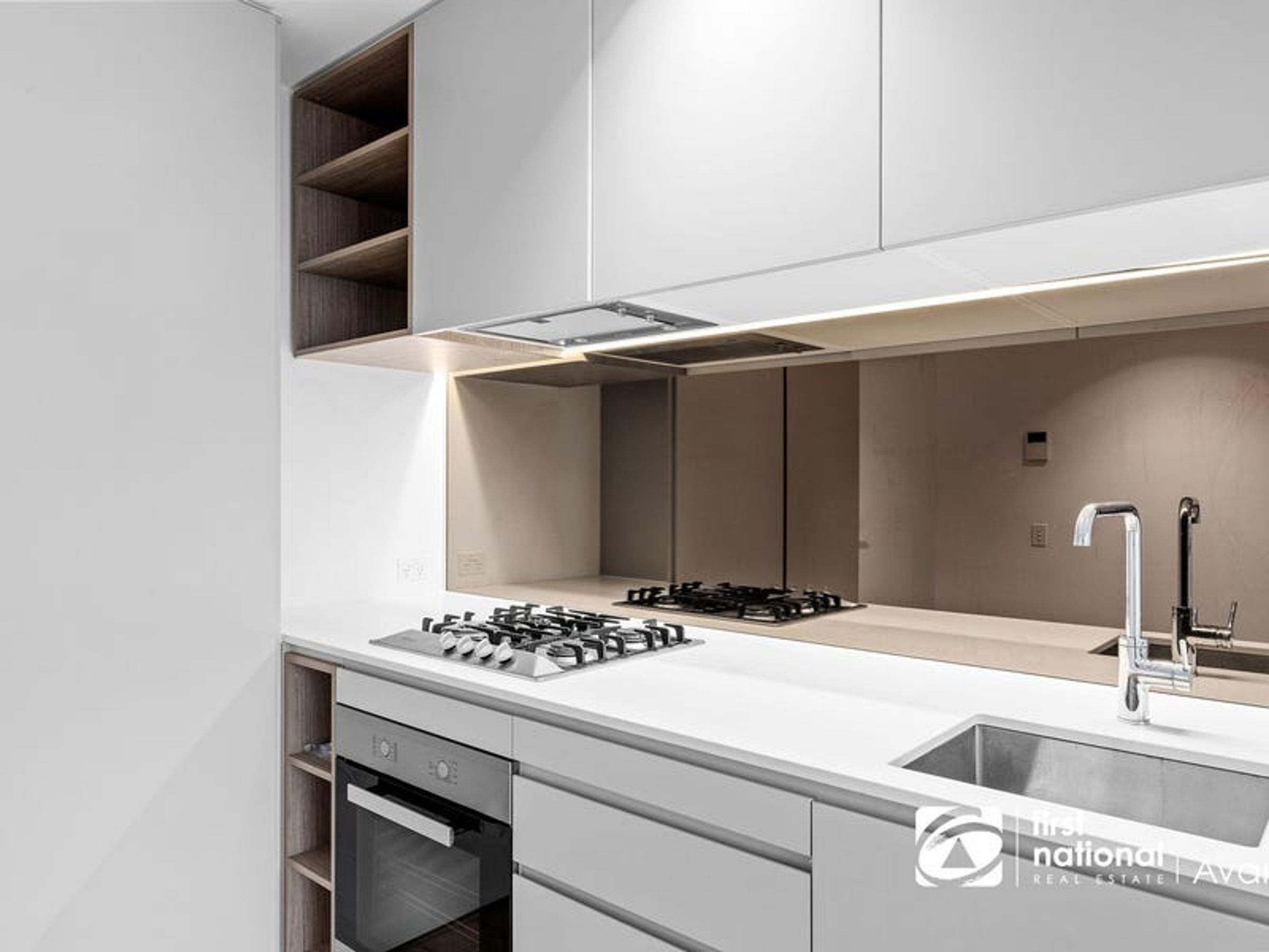 1902/462 Elizabeth Street, Melbourne - Thumbnail 4