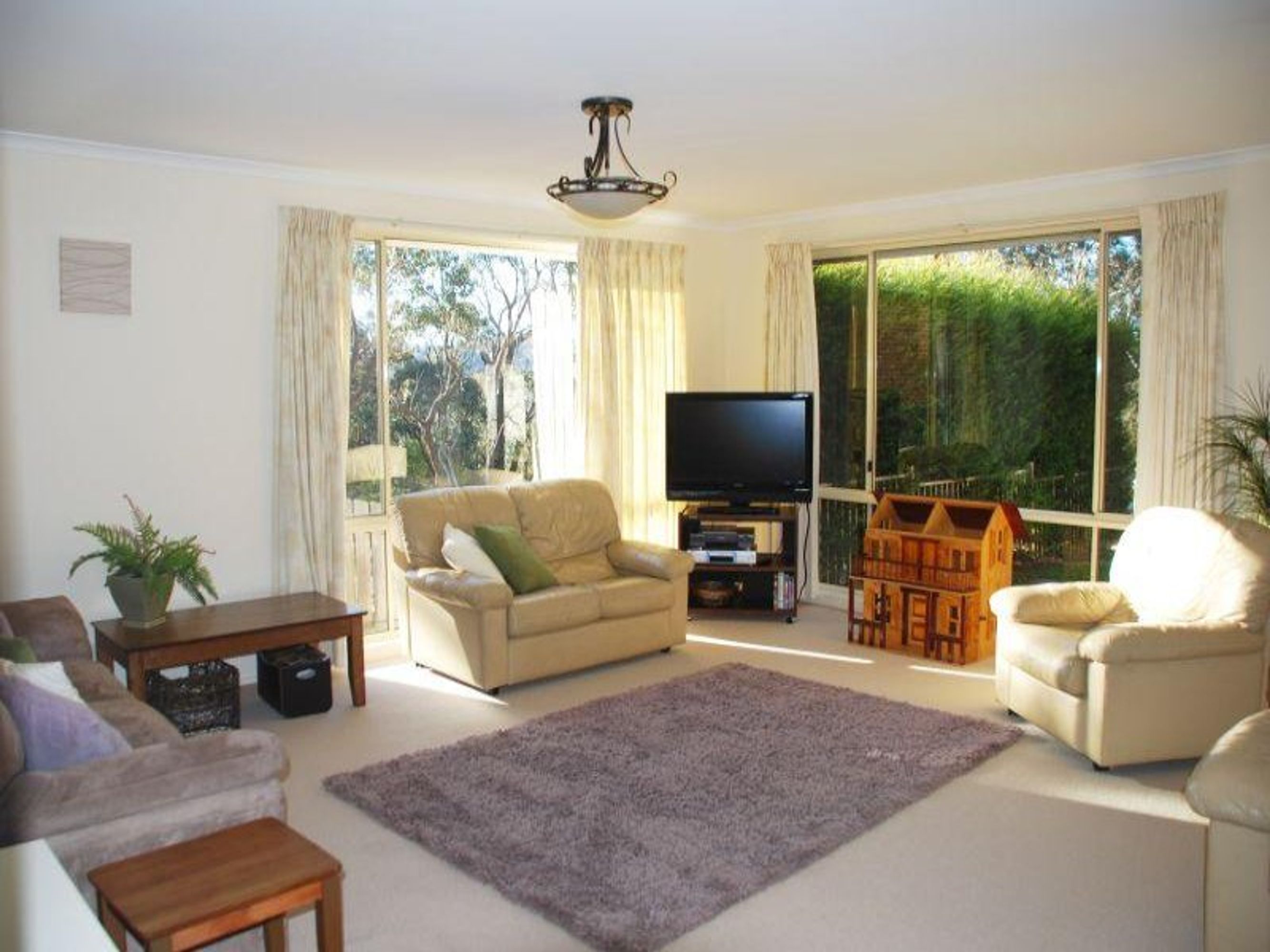 4 Nelson Rd, Katoomba - Thumbnail 2