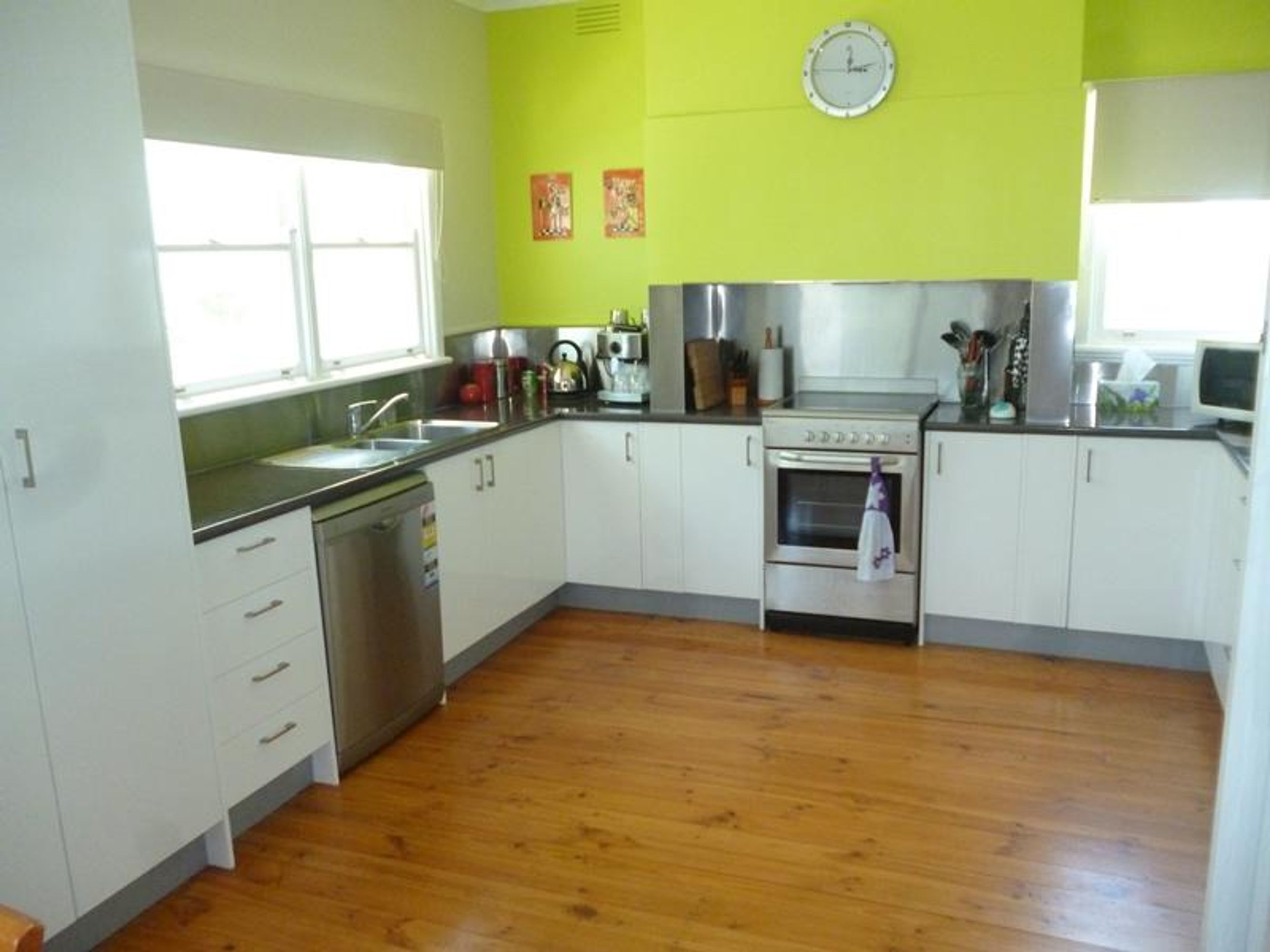 9 Tucker Street, Horsham VIC 3400, Horsham - Thumbnail 2