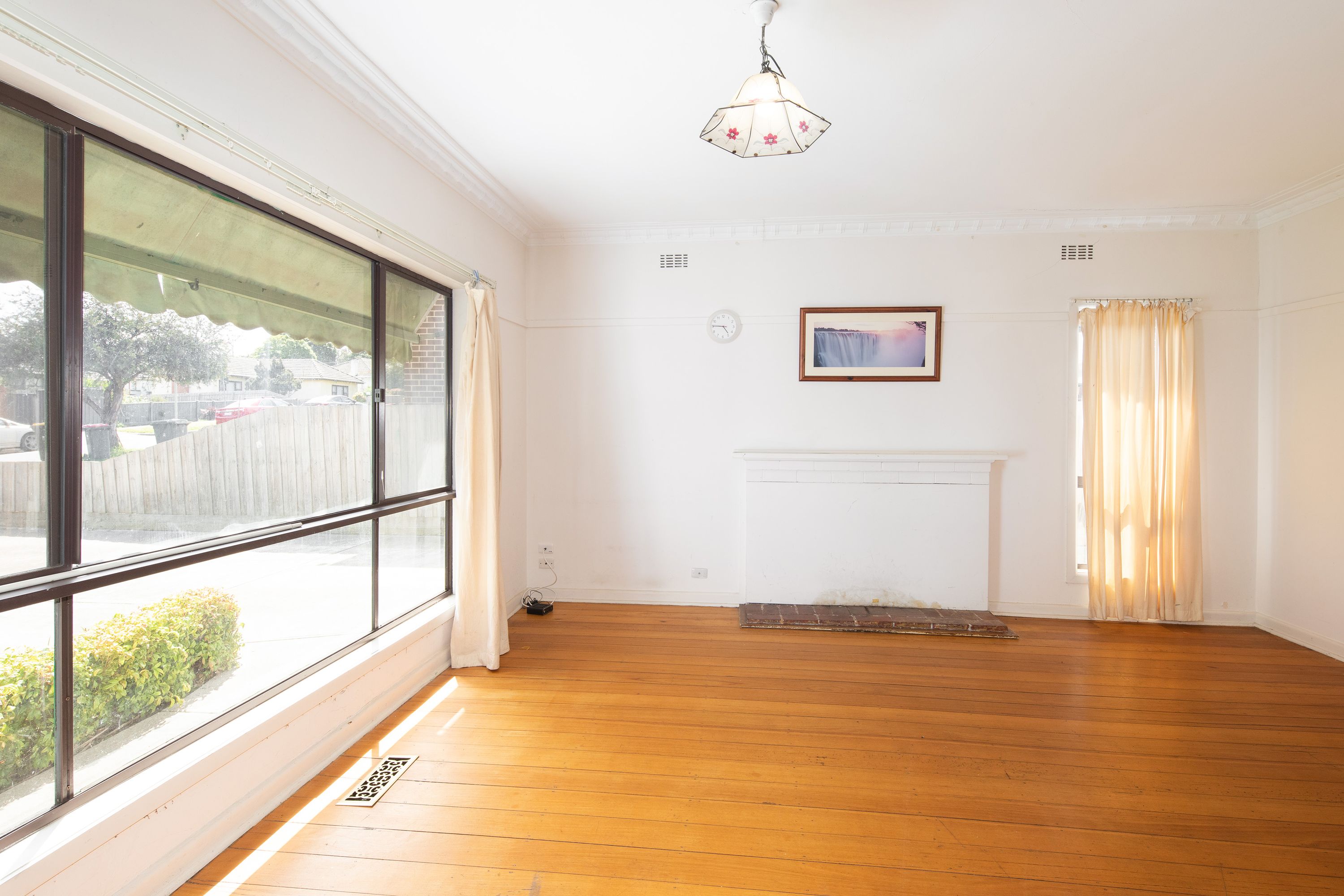 14 Finch Street, Notting Hill - Thumbnail 3