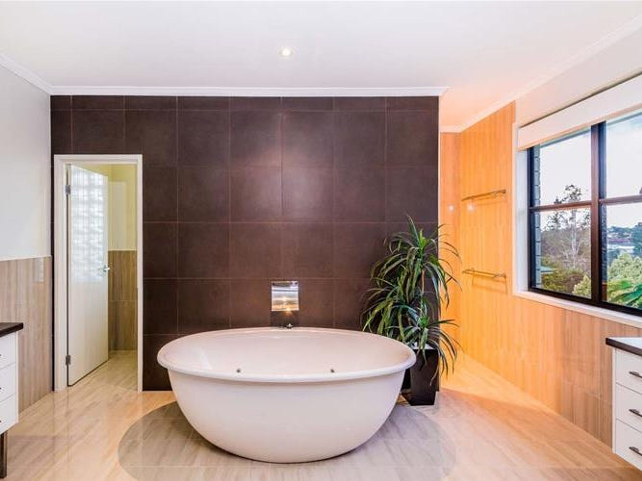 25 Fairway Drive, Rushforth - Thumbnail 8