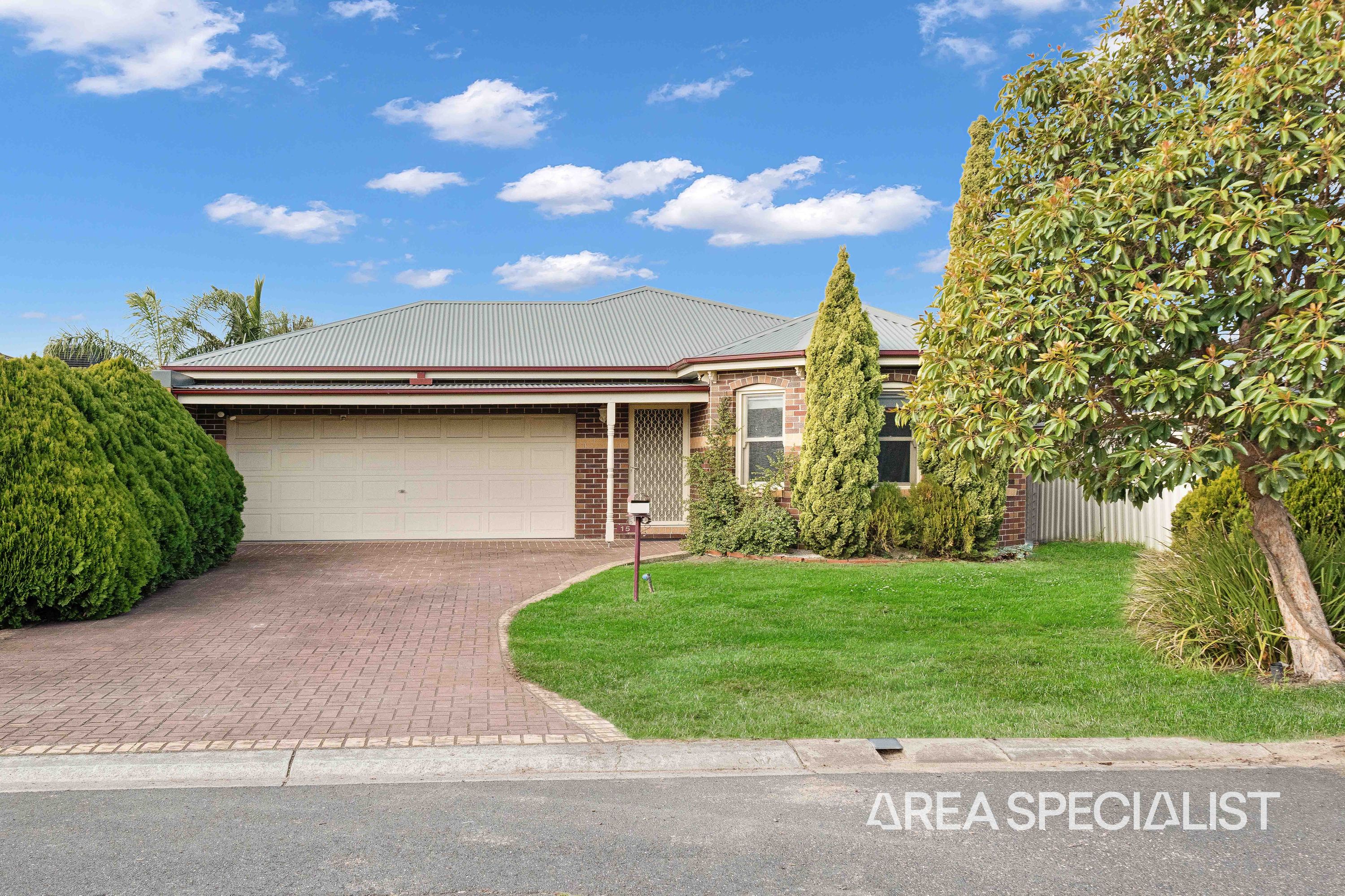 15 Stoneman Turn, Caroline Springs - Image 1