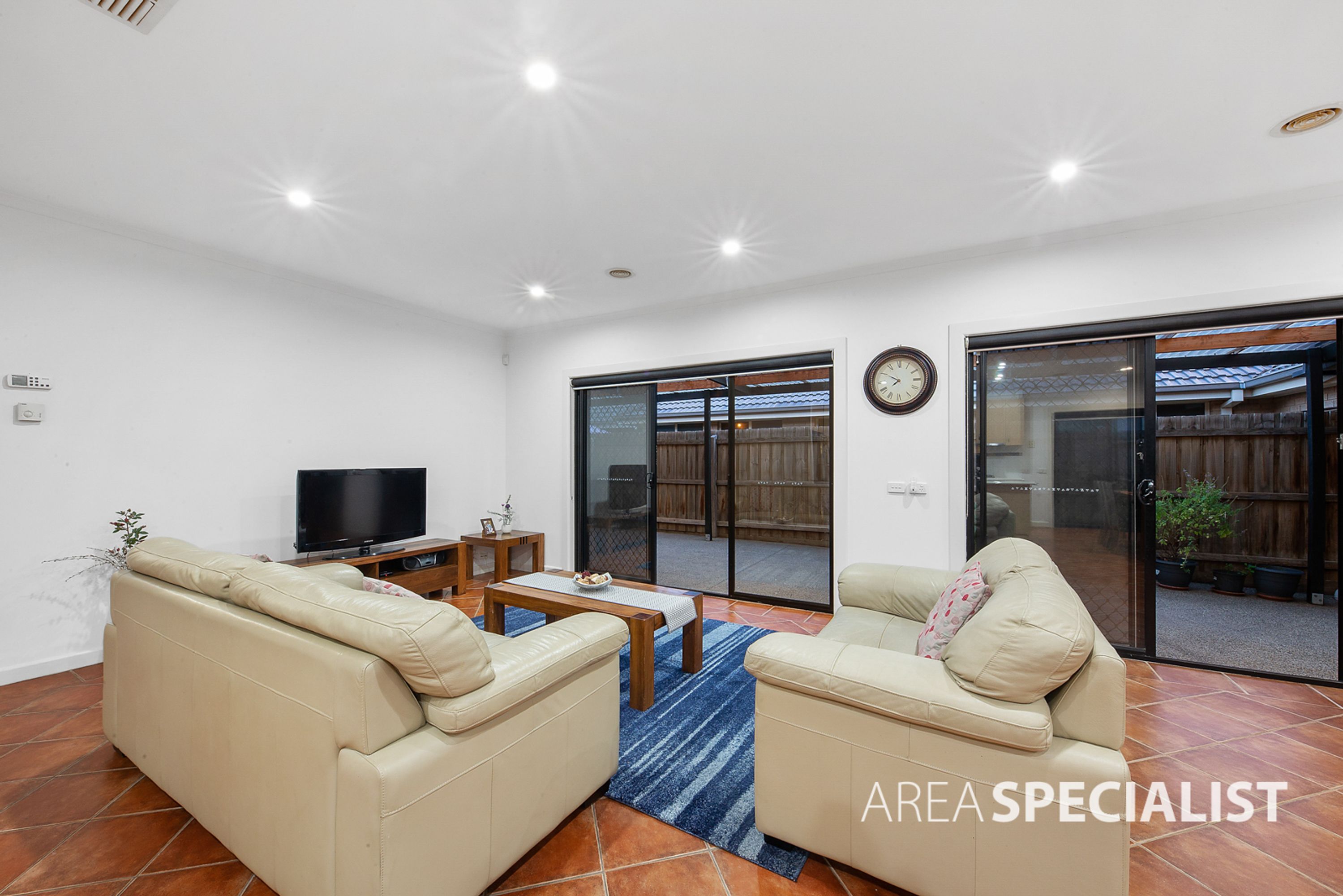 8 Chifley Circuit, Burnside Heights VIC 3023, Burnside Heights - Thumbnail 7