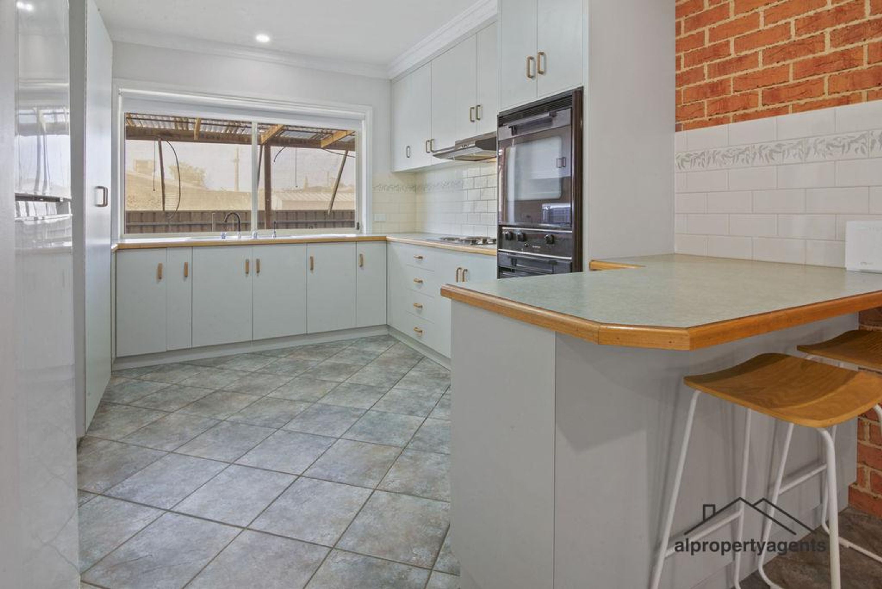 2/169 Natimuk Road, Horsham VIC 3400, Horsham - Thumbnail 2