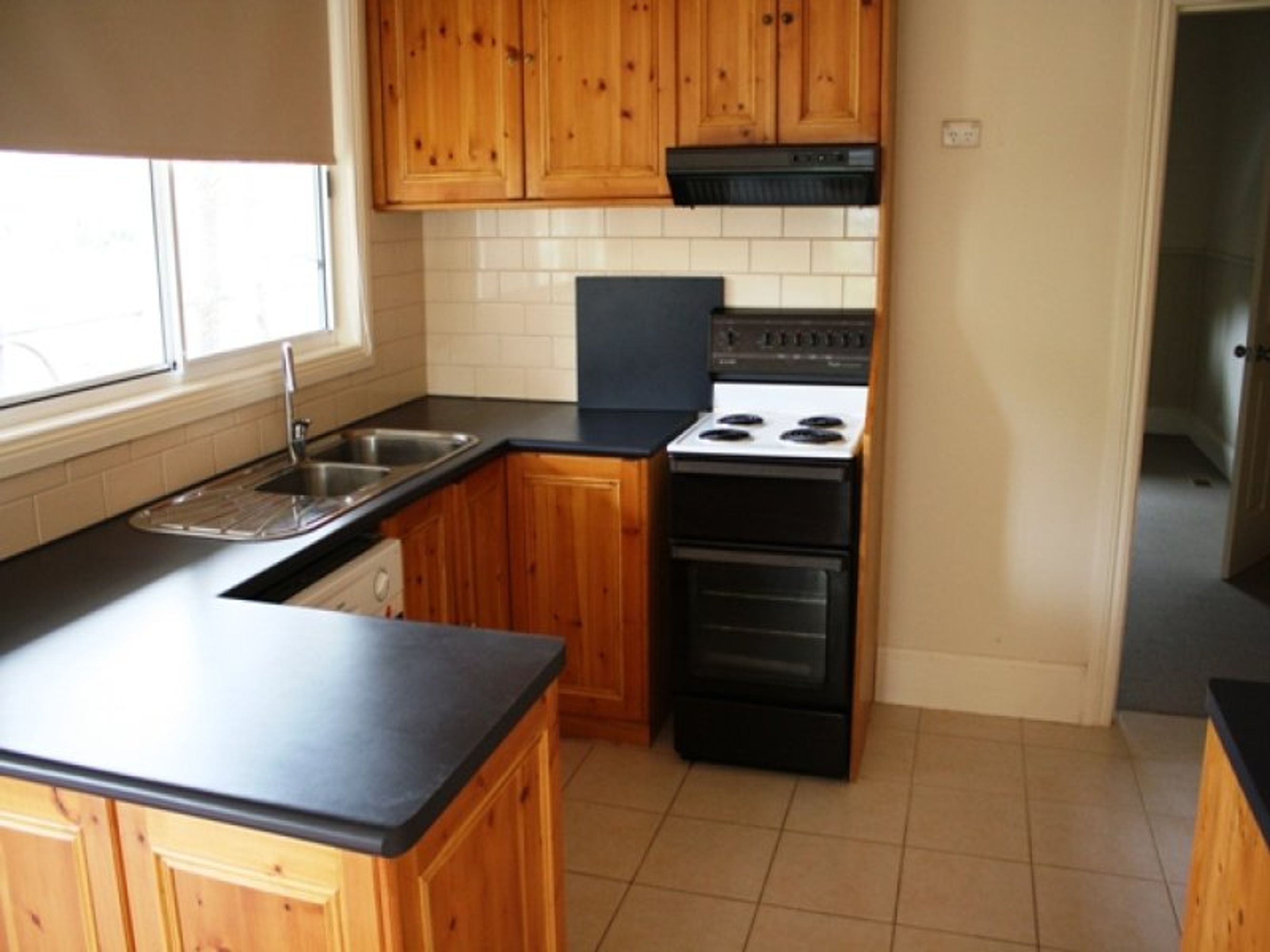2 Burgess Street, Horsham, VIC 3400, Horsham - Thumbnail 3