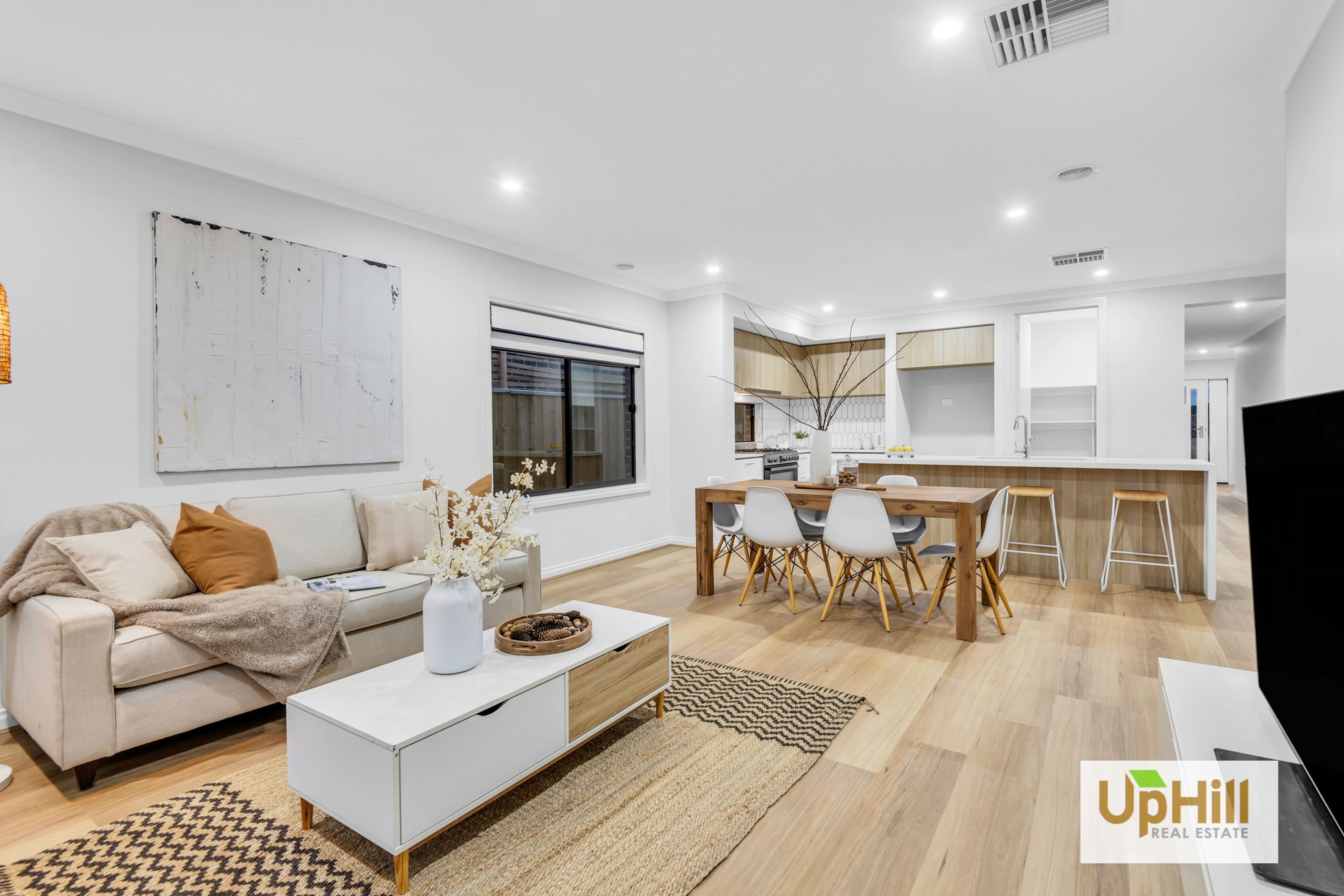 32 Handsome Avenue, Clyde North - Thumbnail 7