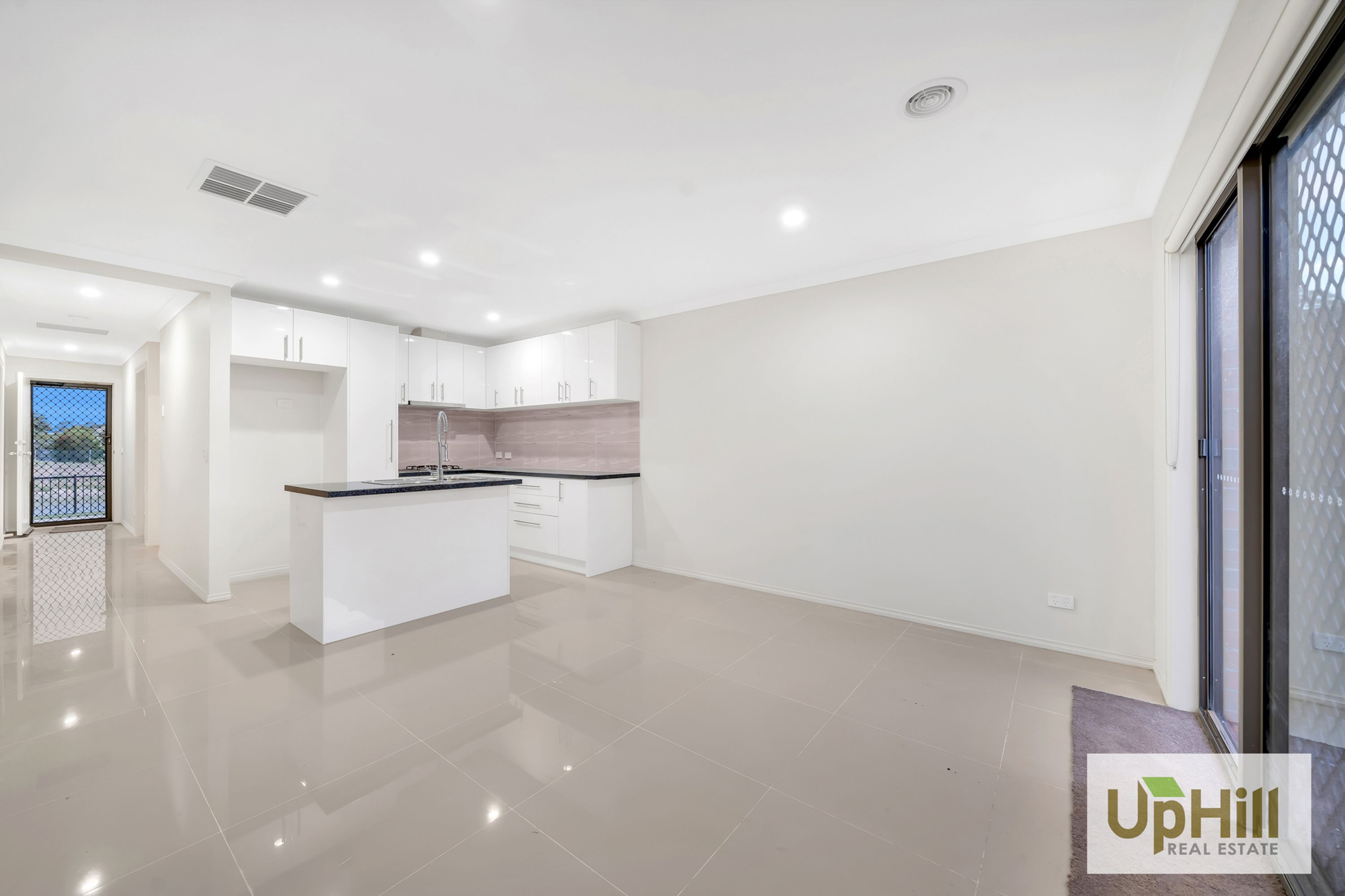 24 Titan lodge walk, Pakenham - Thumbnail 8