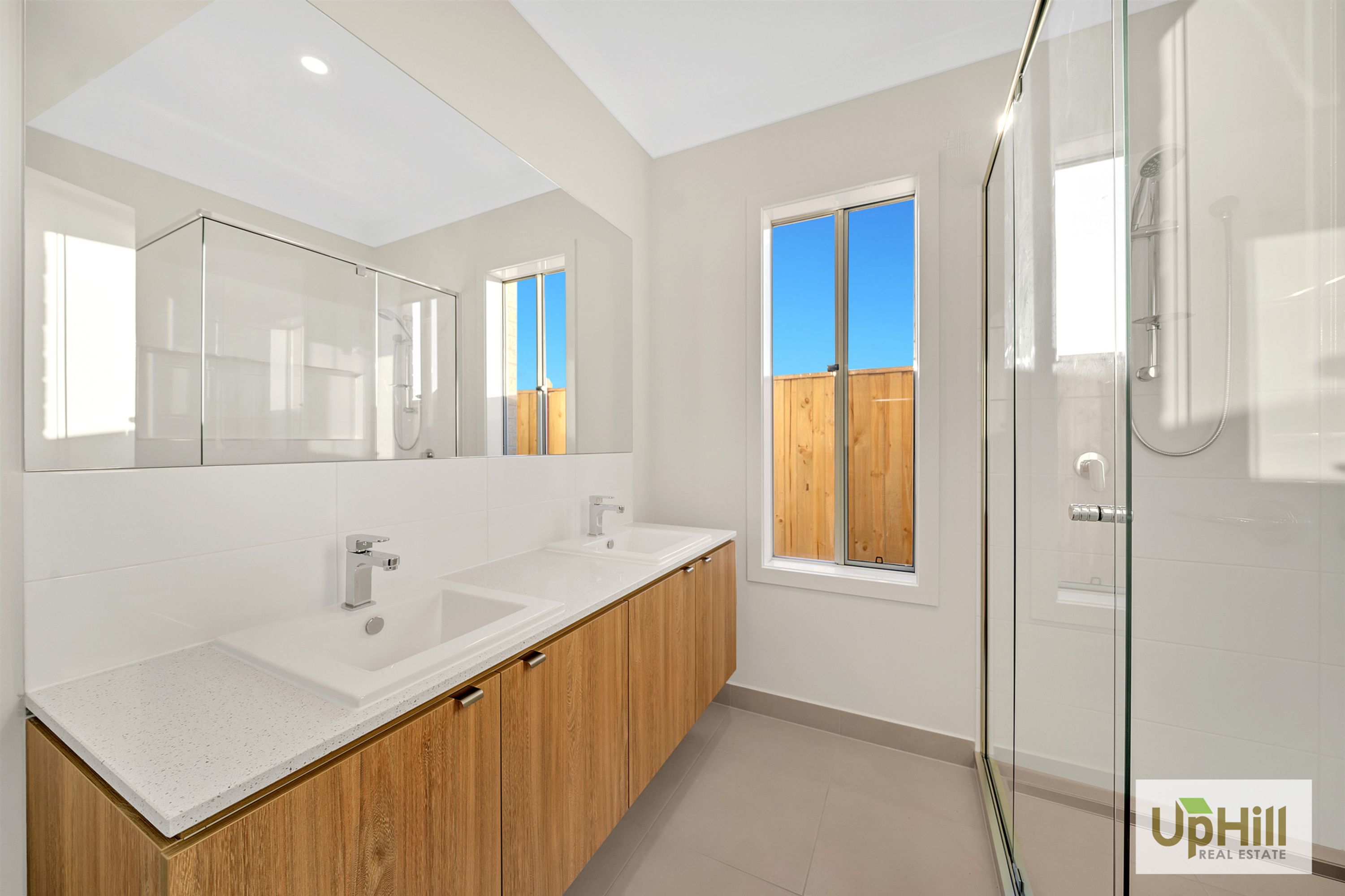 34 SHULZE DRIVE, Clyde North - Thumbnail 3