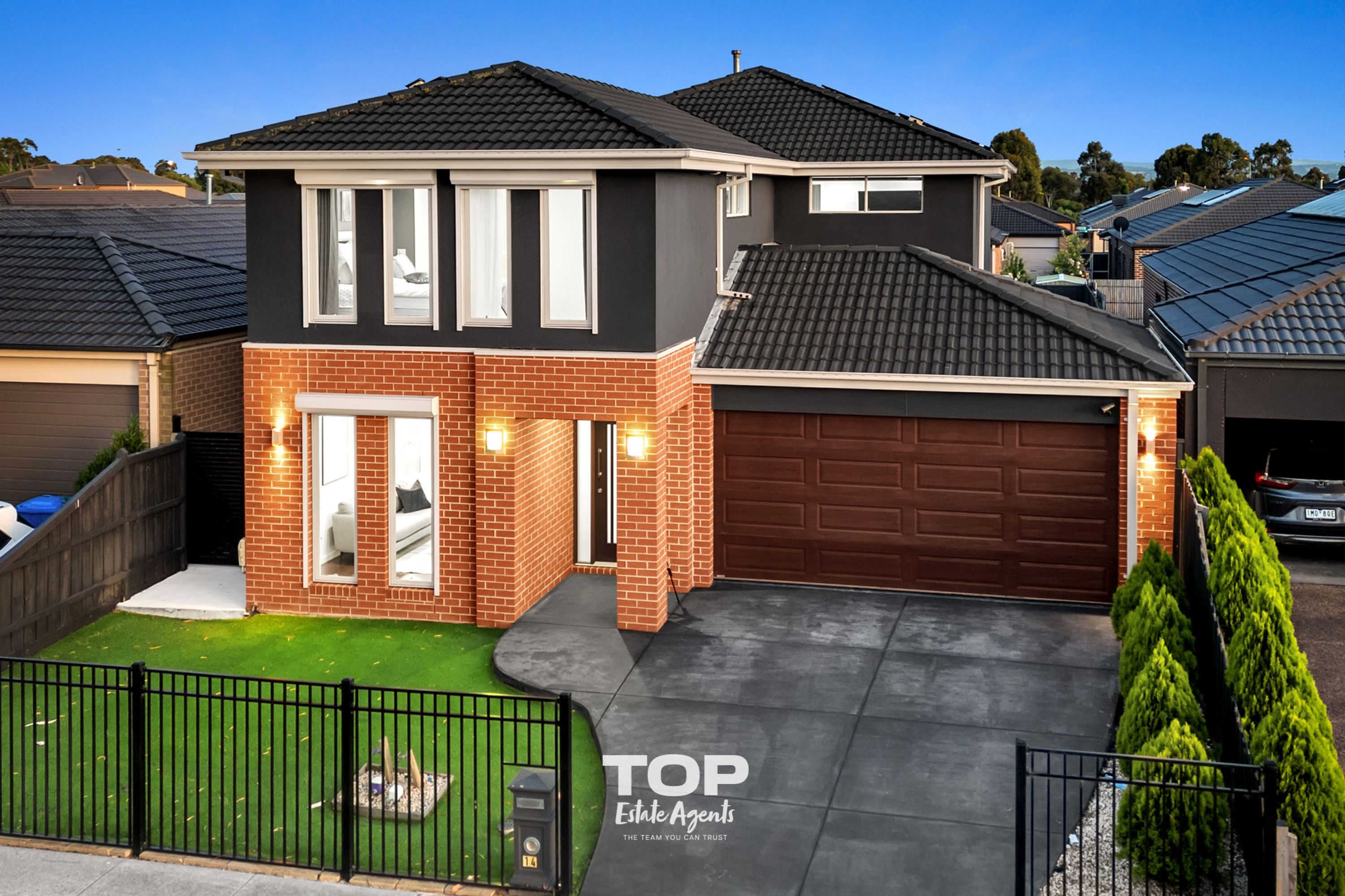 14 Howe Way, Cranbourne East - Thumbnail 2