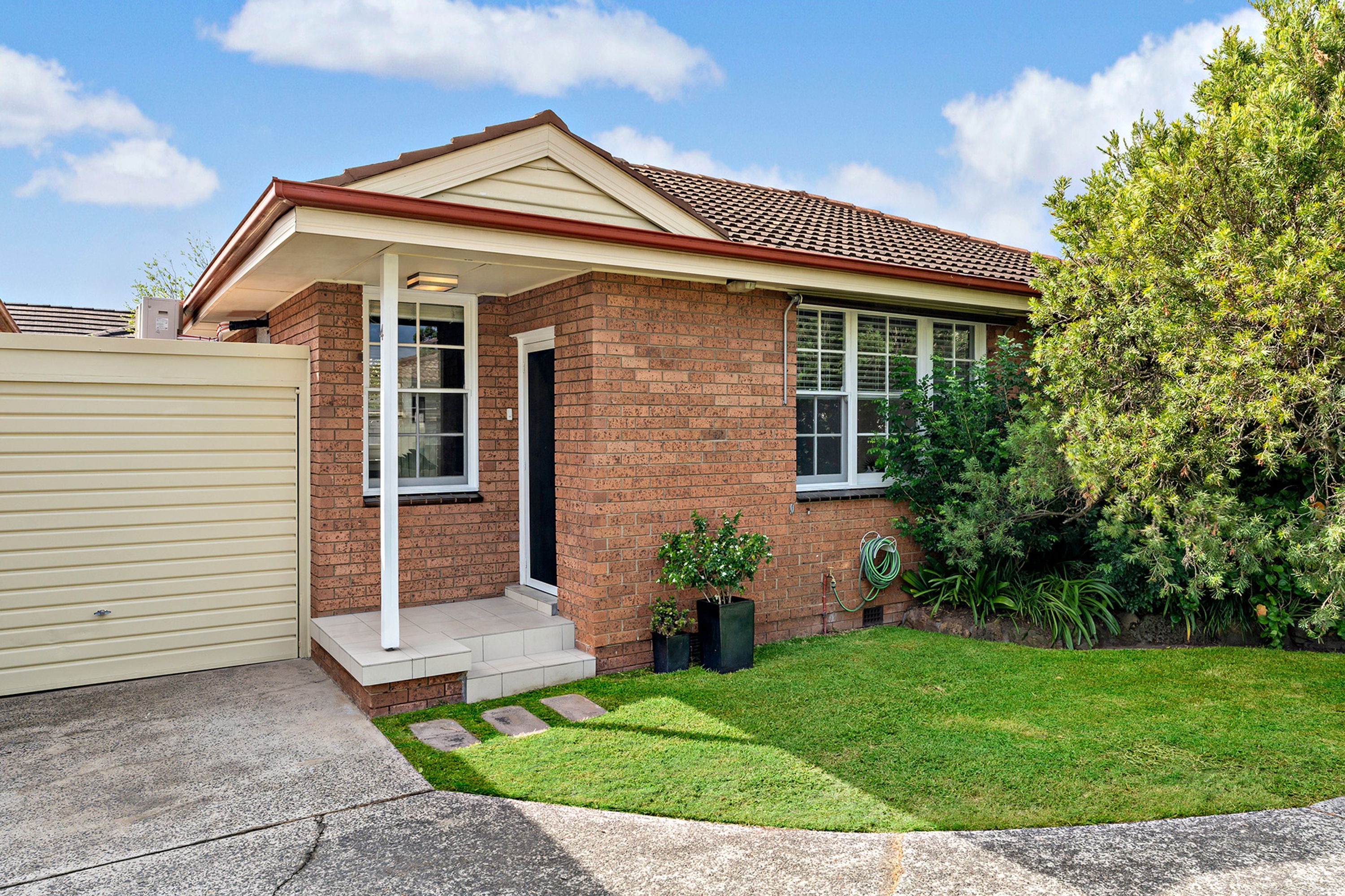 4/46 Fontainebleau Street, Sans Souci - Image 1