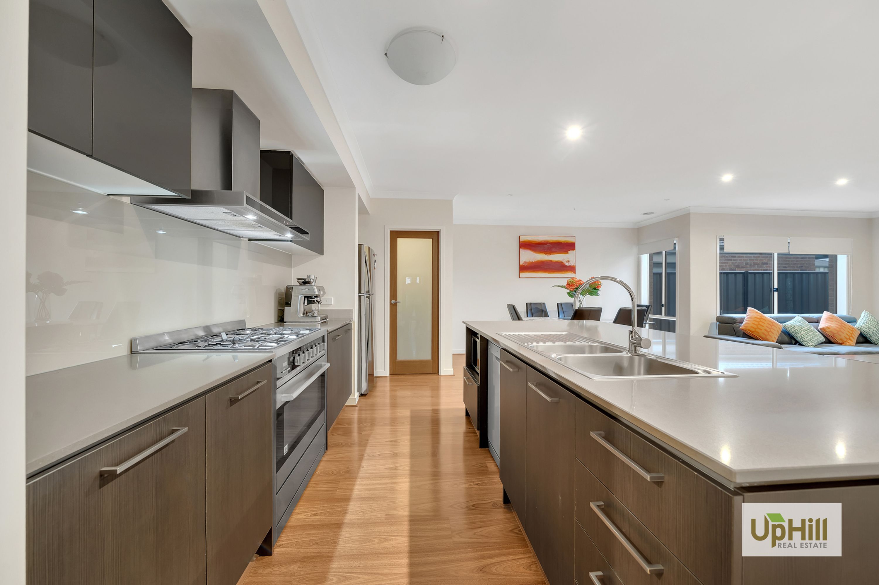 31 FALABELA ROAD, Clyde North - Thumbnail 4
