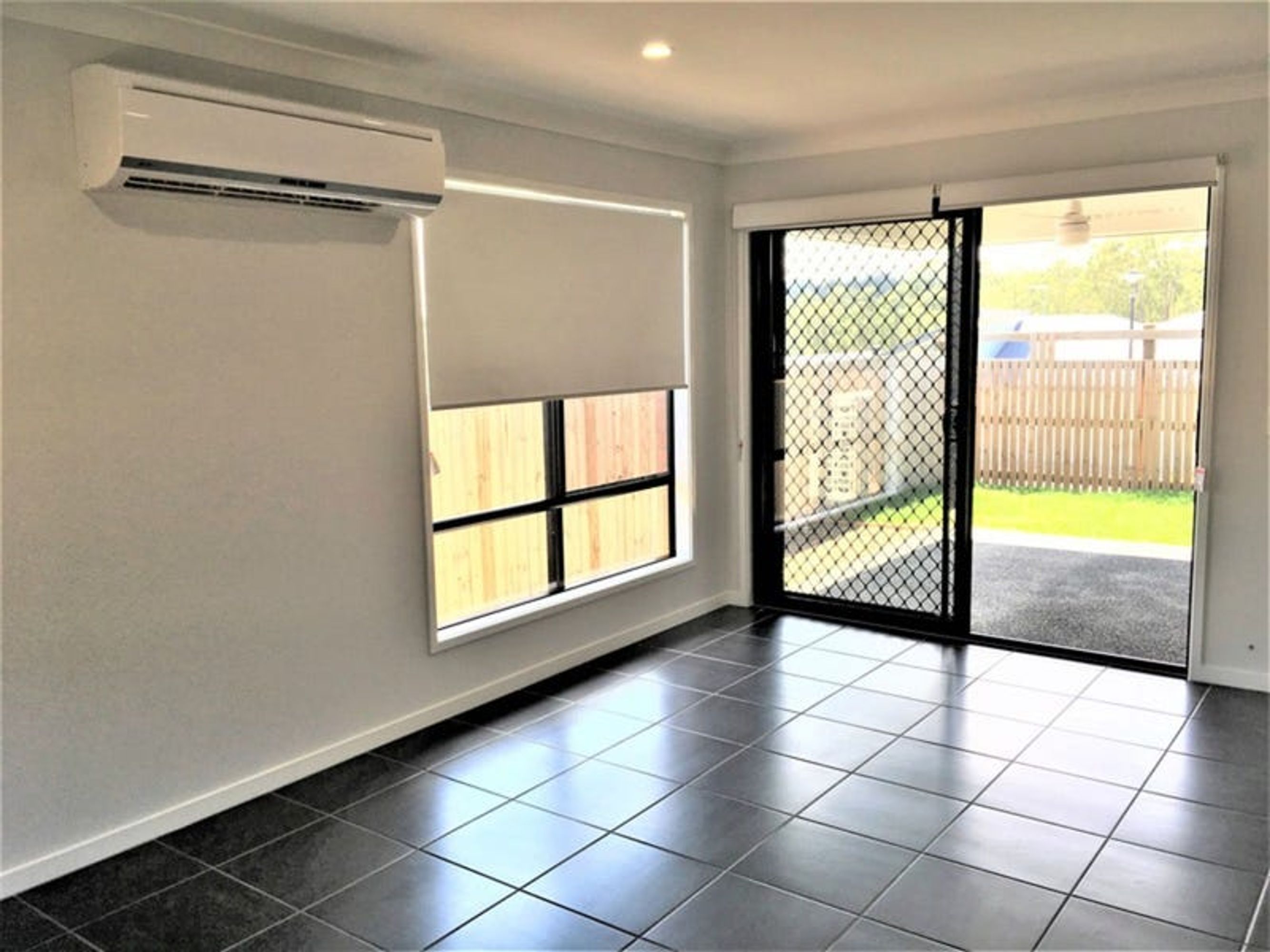 8 Norfolk Street, Springfield Lakes - Thumbnail 2