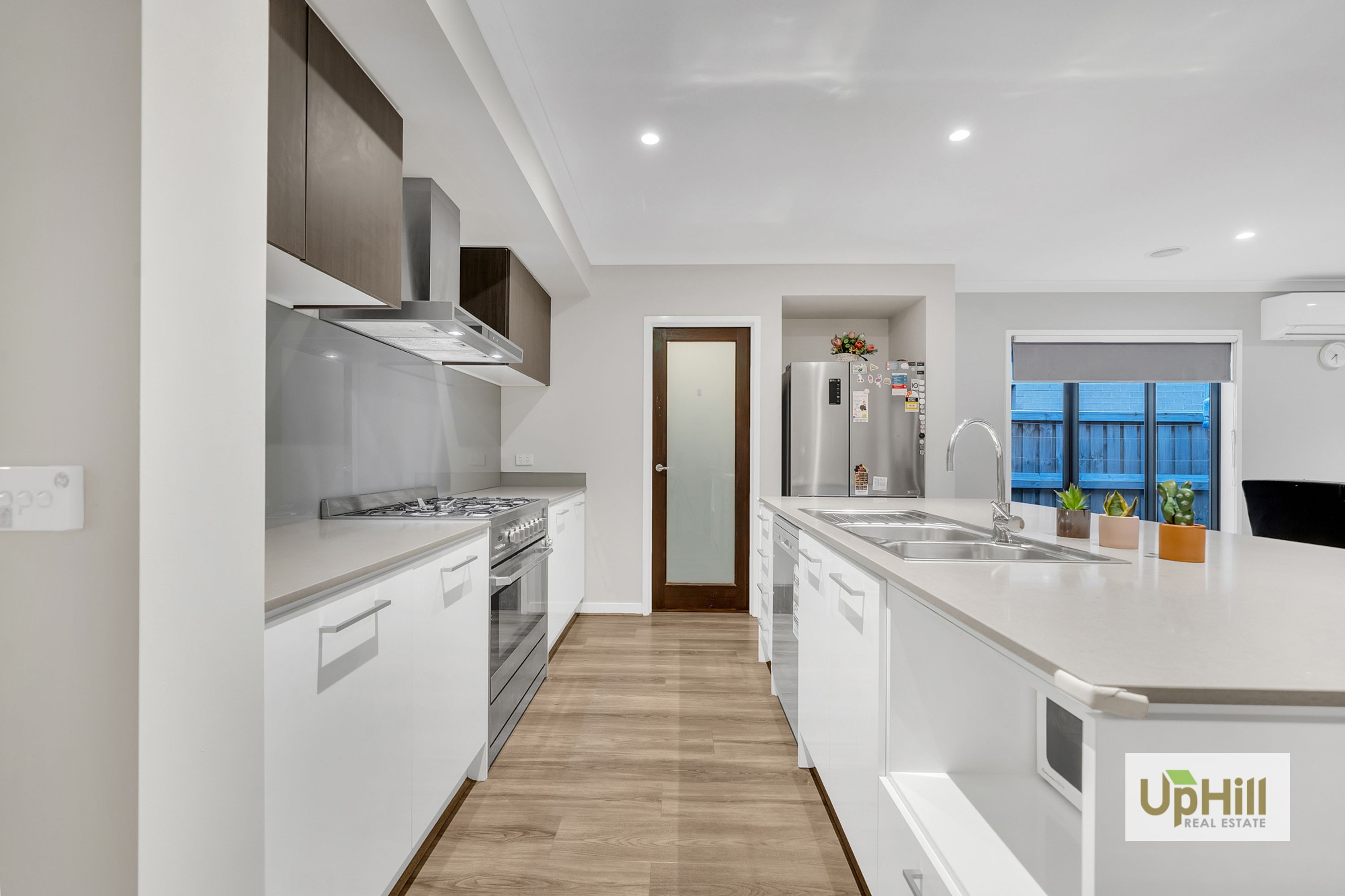 12 Ritchie Drive, Clyde North - Thumbnail 6