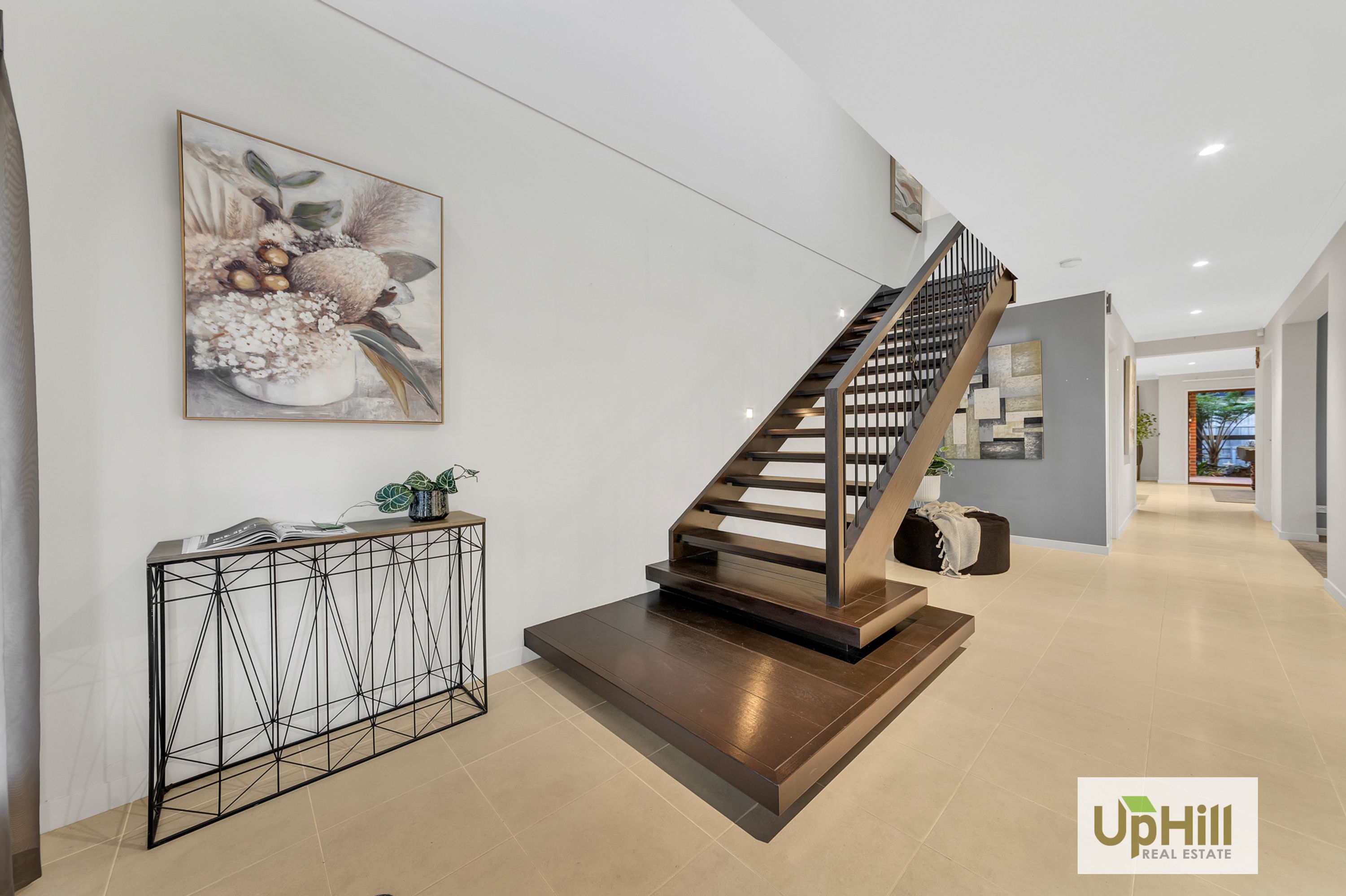 24 Compton Way, Clyde North - Thumbnail 2